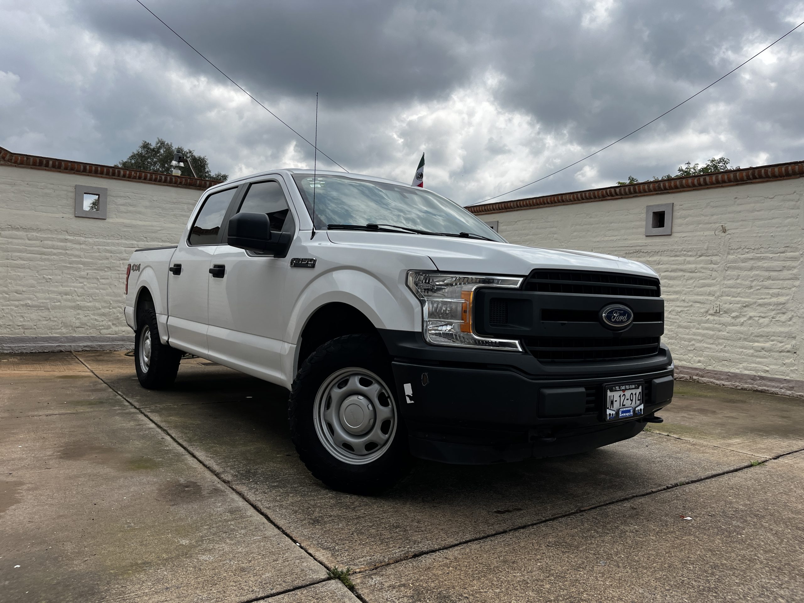 Ford F150 2019 Crew Cab 4x4 V8 Automático Blanco