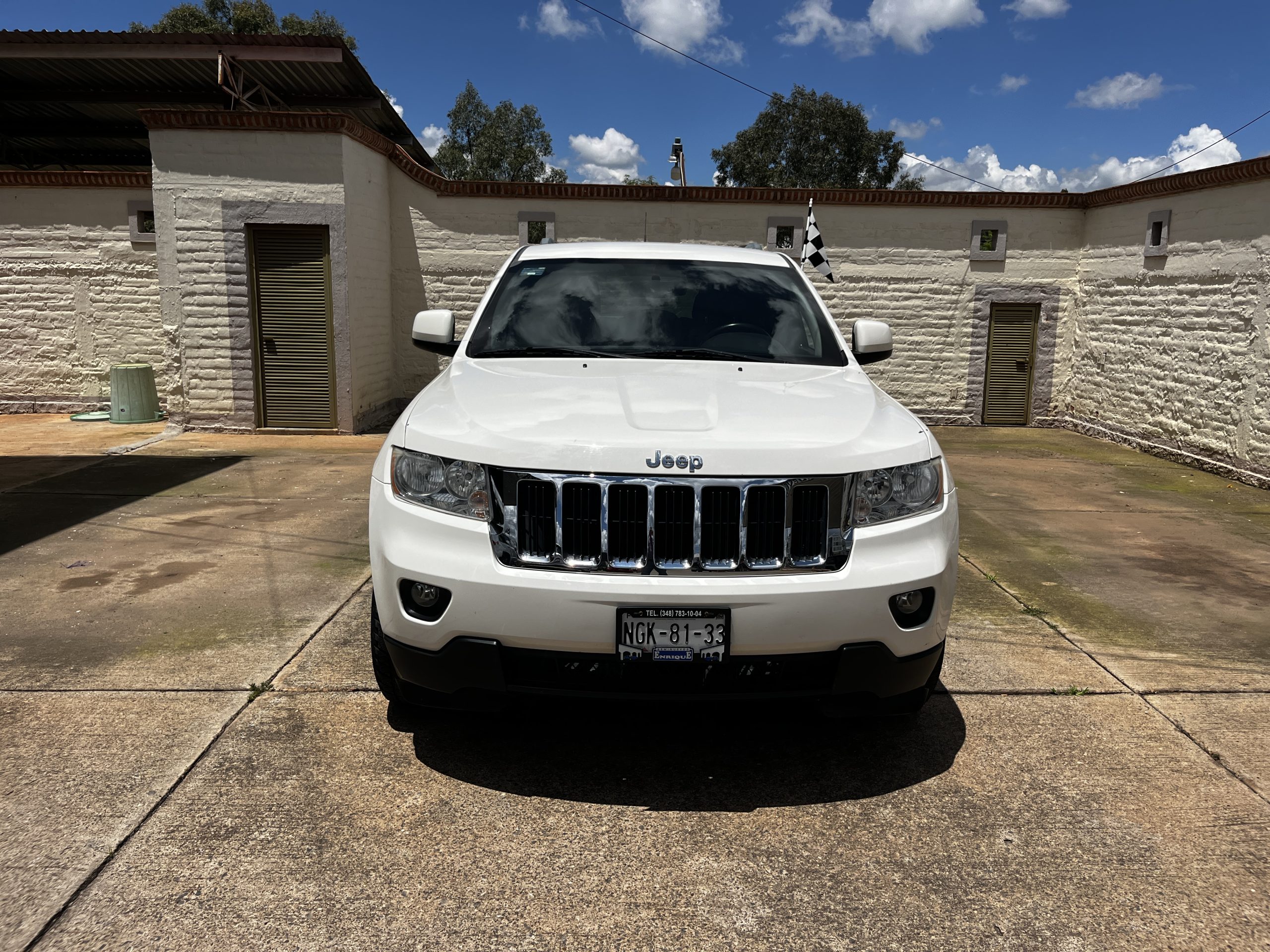 Jeep Grand Cherokee 2011 Limited Lujo Automático Blanco