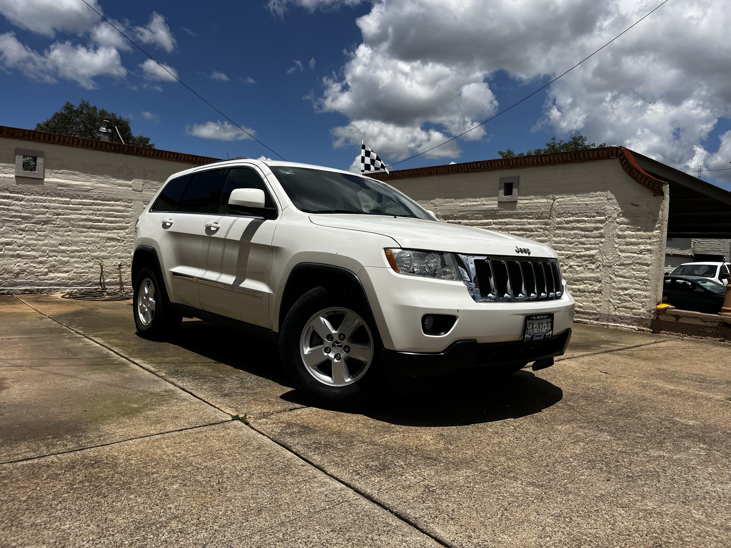 Jeep Grand Cherokee 2011 Limited Lujo Automático Blanco