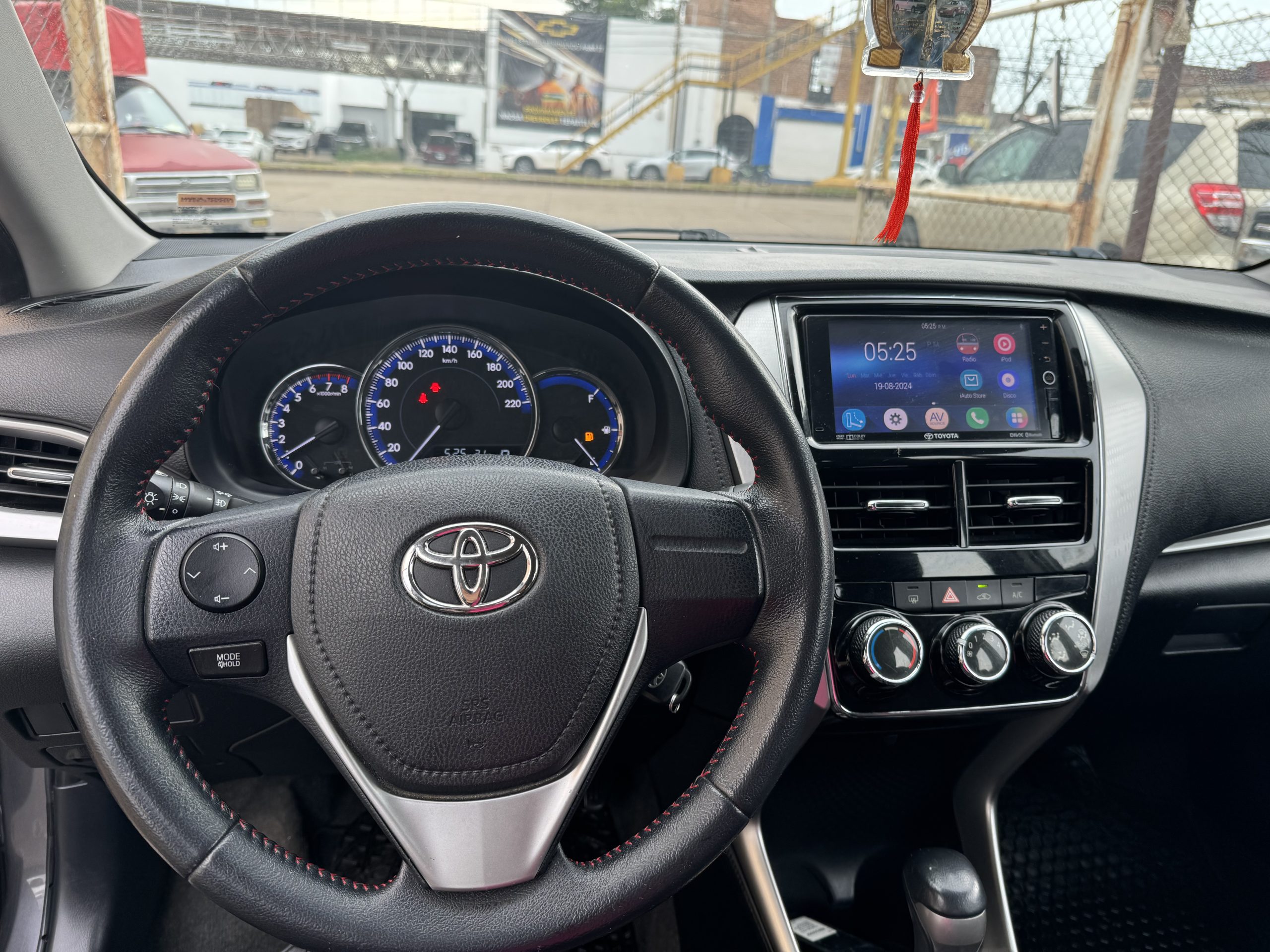 Toyota Yaris 2018 S line automatico Automático Gris