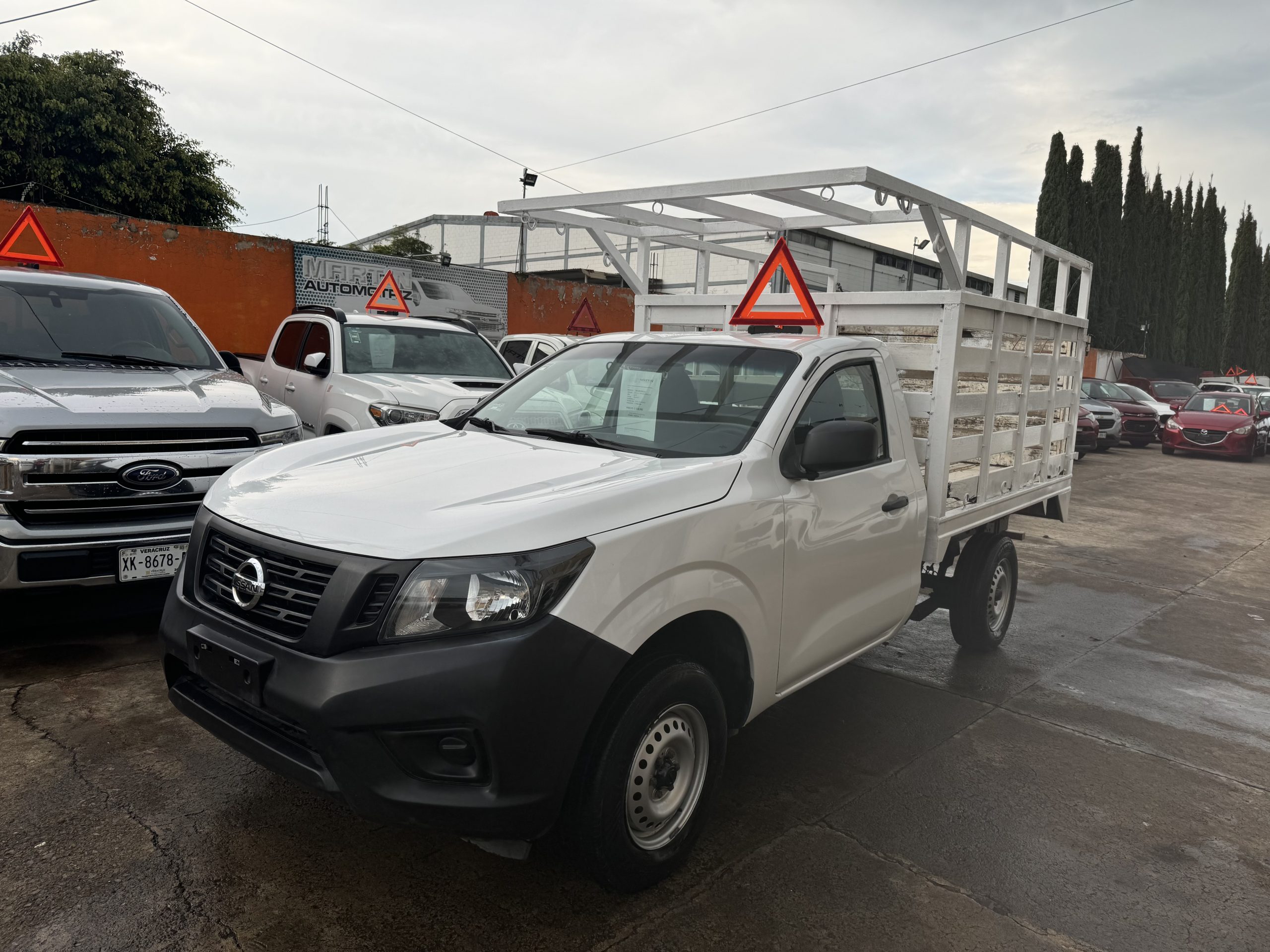 Nissan NP300 2018 Chasis cabina Blanco