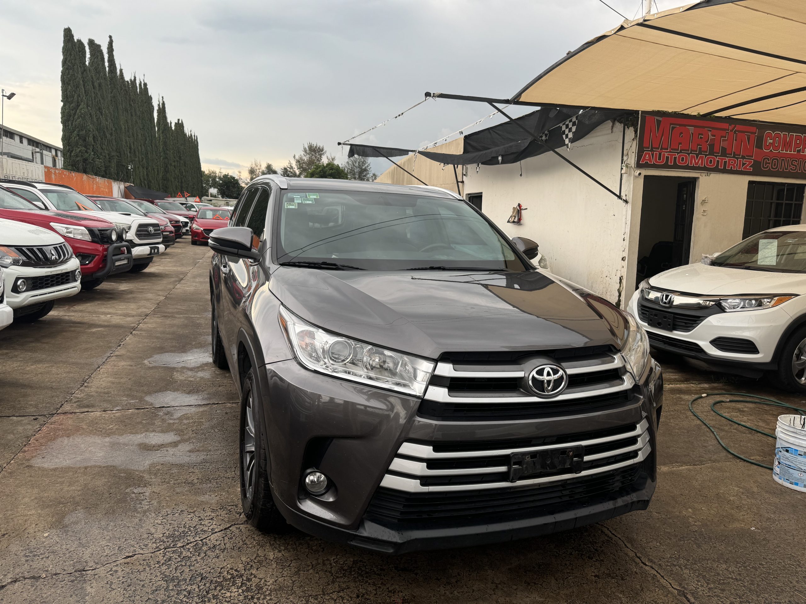 Toyota Highlander 2018 Xle Gris