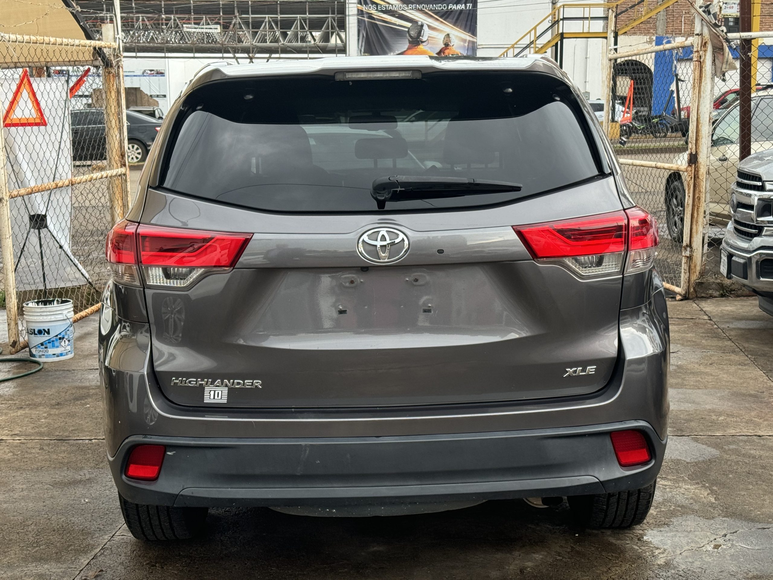 Toyota Highlander 2018 Xle Gris