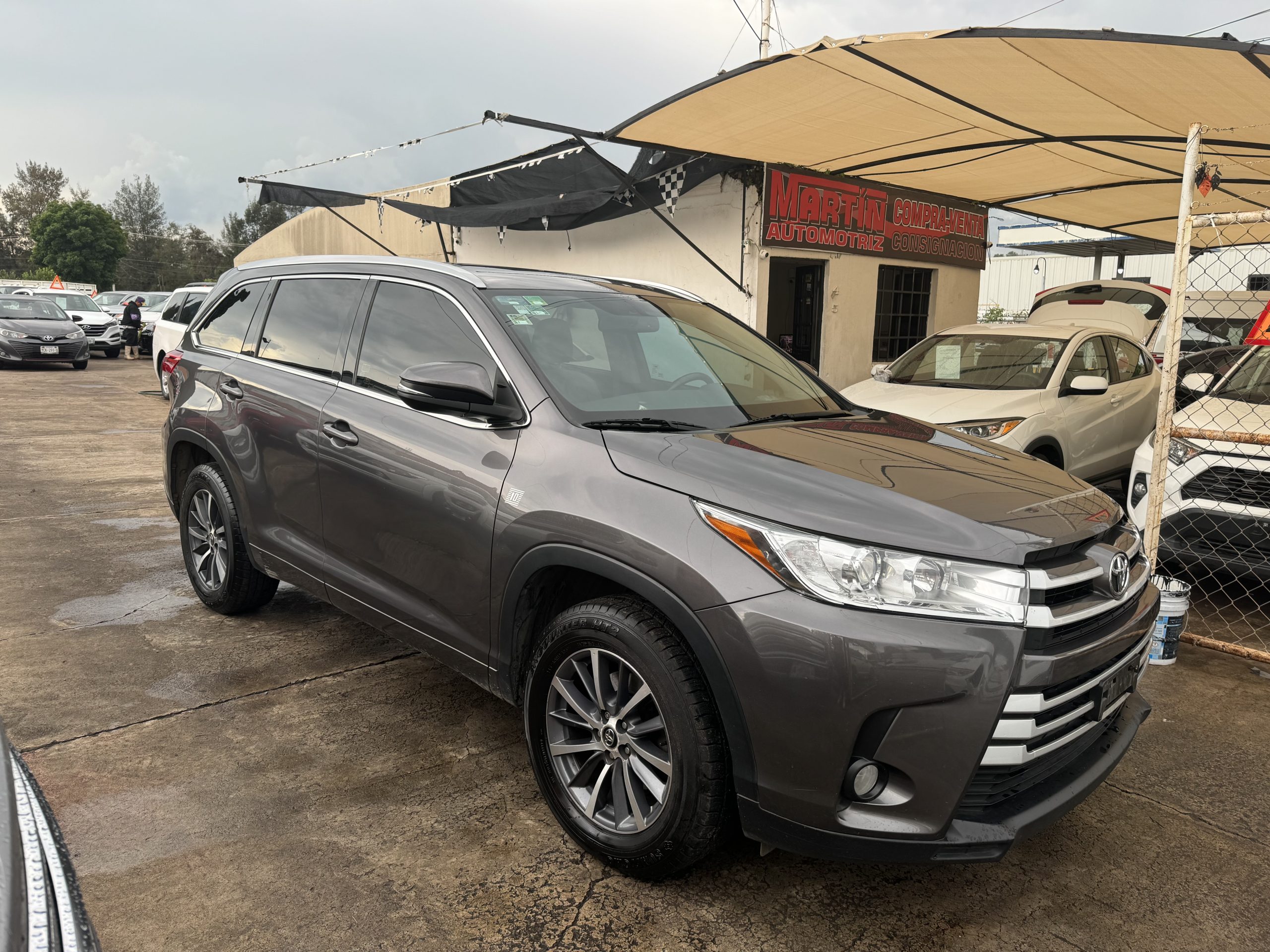 Toyota Highlander 2018 Xle Gris