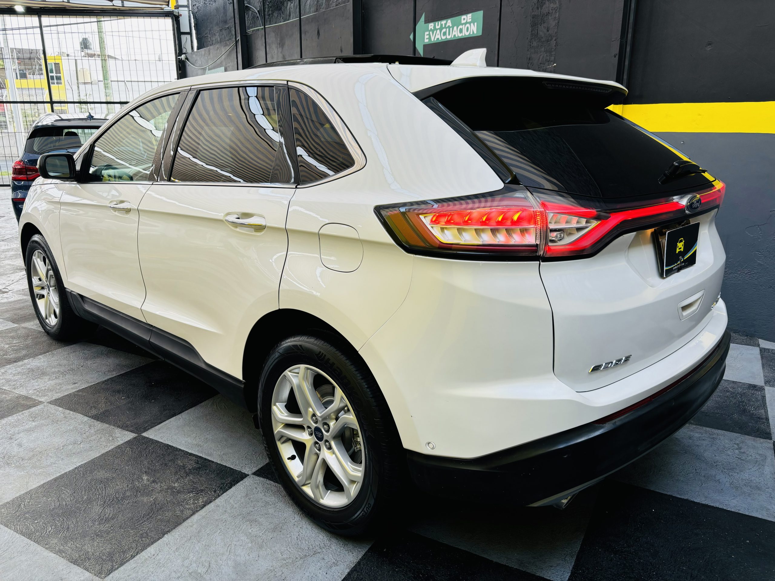 Ford Edge 2015 TITANIUM NACIONAL Automático Blanco