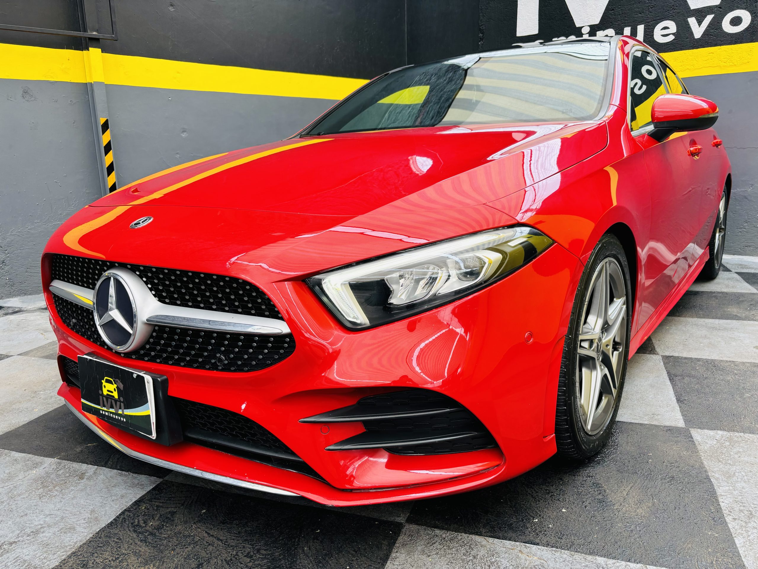 Mercedes-Benz Clase A 2019 A200 SPORT Automático Rojo