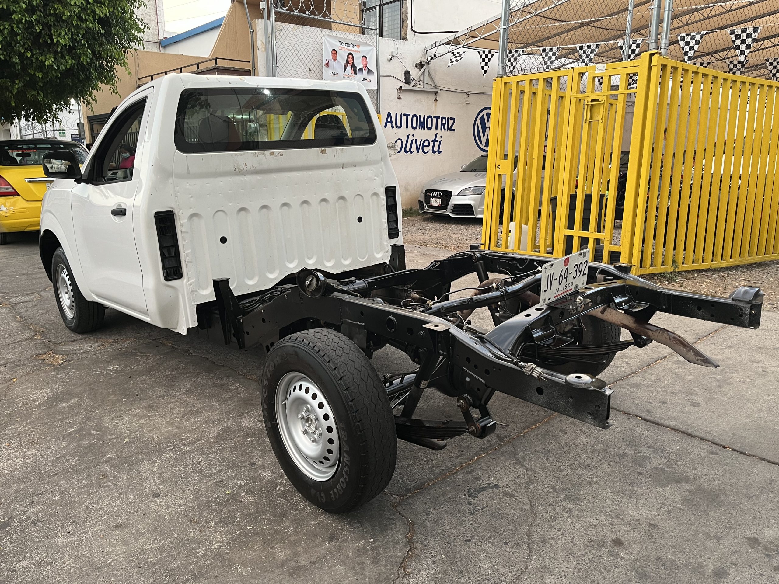 Nissan NP300 2018 Chassis Manual Blanco