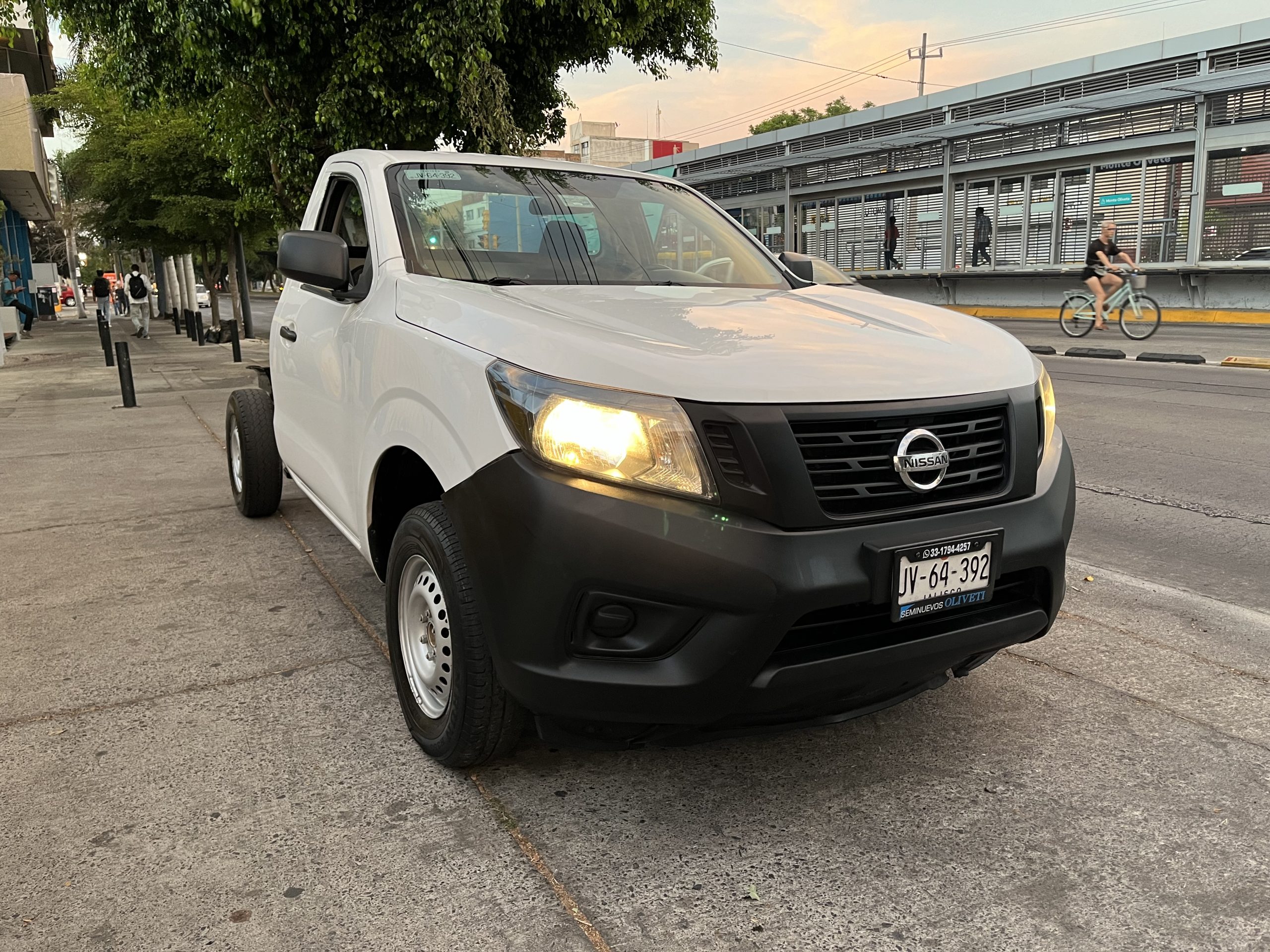 Nissan NP300 2018 Chassis Manual Blanco