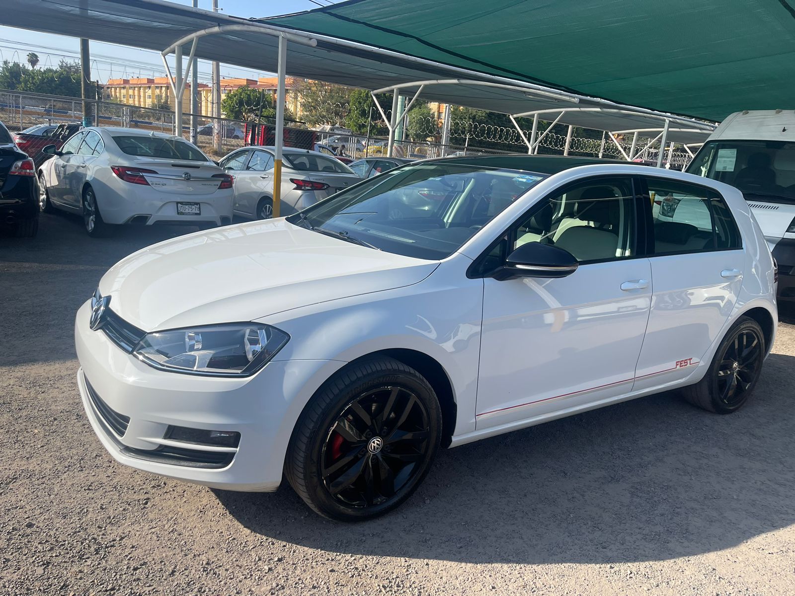 Volkswagen Golf 2017 FEST Automático Blanco