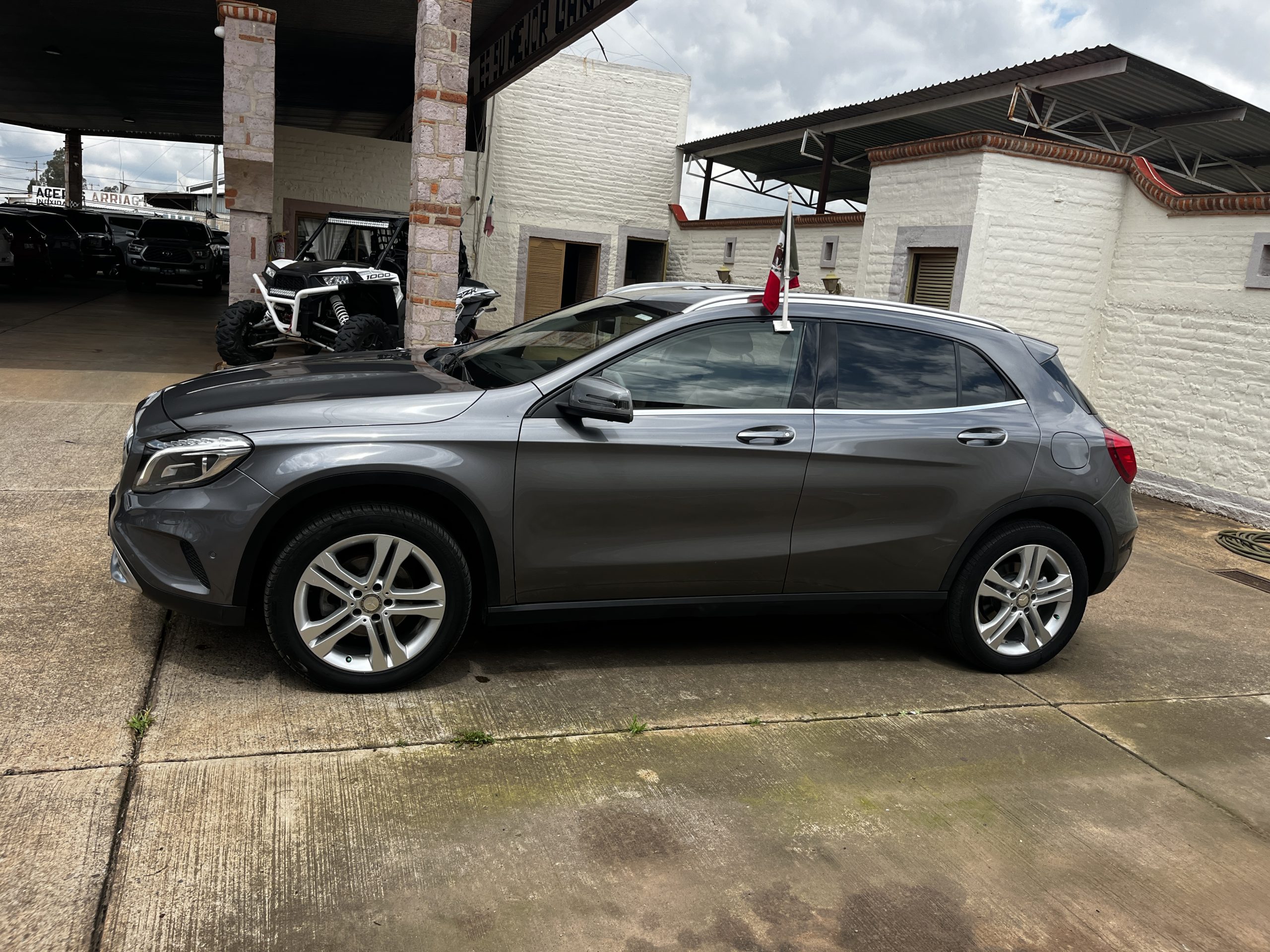 Mercedes-Benz Clase GLA 2017 Sport Automático Gris