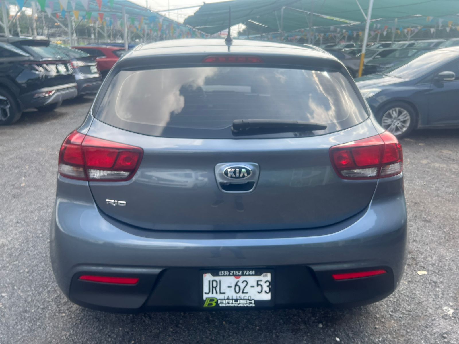 Kia Rio 2020 HB Automático Gris