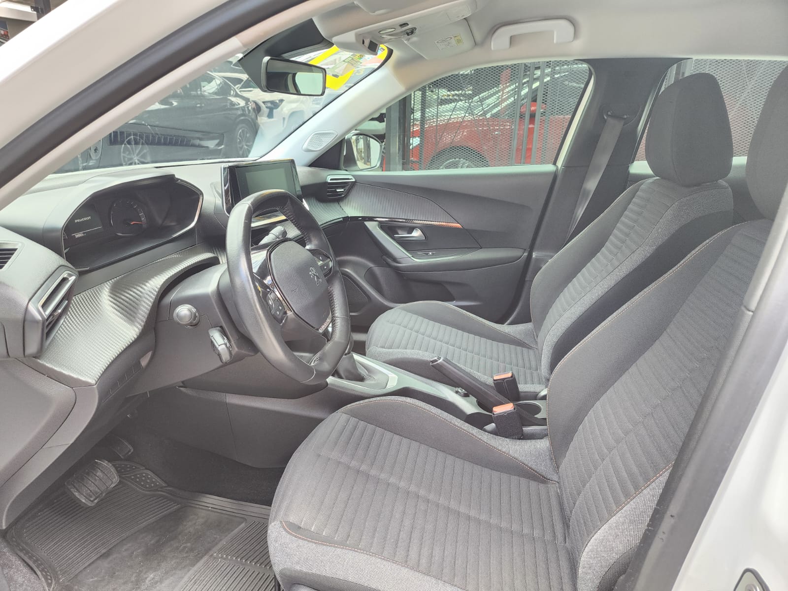 Peugeot 2008 2021 Active Automático Blanco