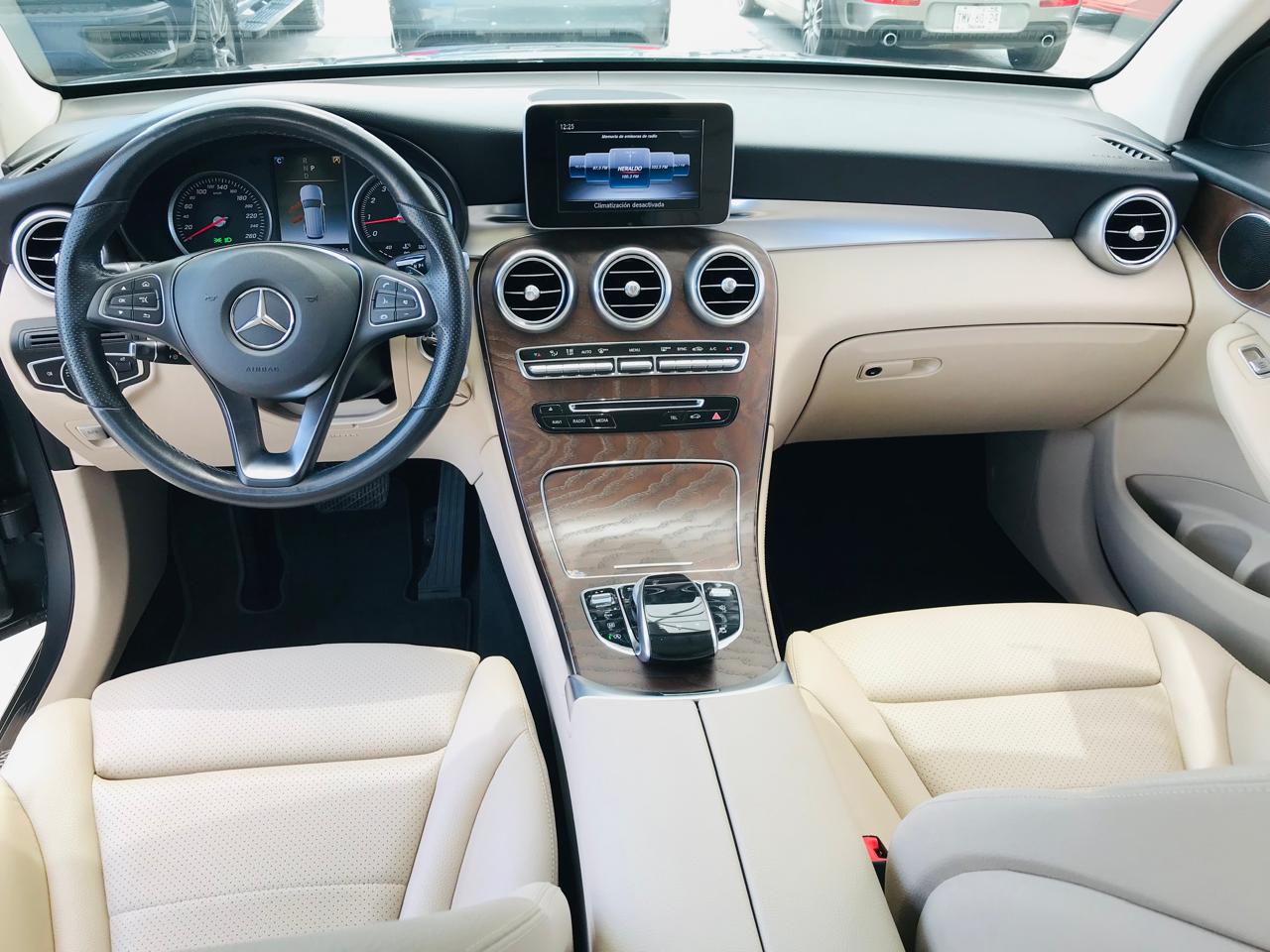 Mercedes-Benz Clase GLC 2019 GLC300 SPORT Automático Gris