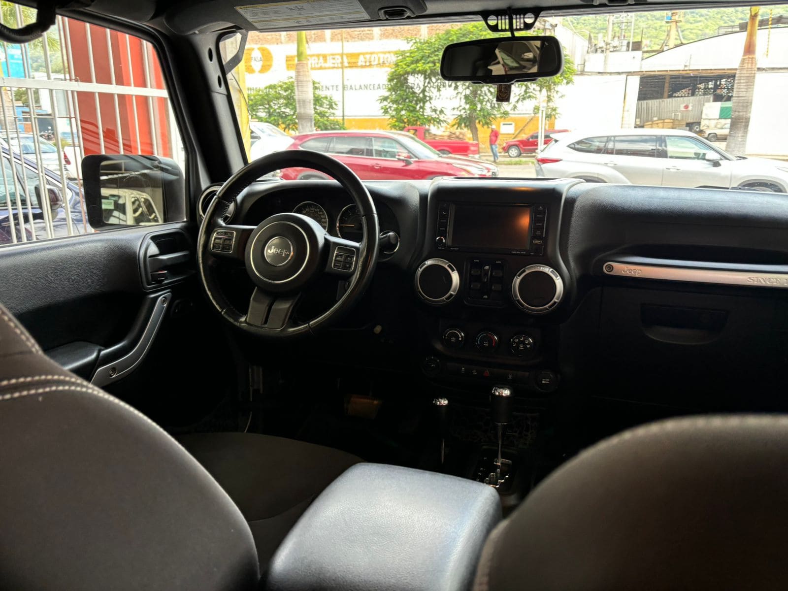 Jeep Wrangler 2016 Rubicon Automático Plata