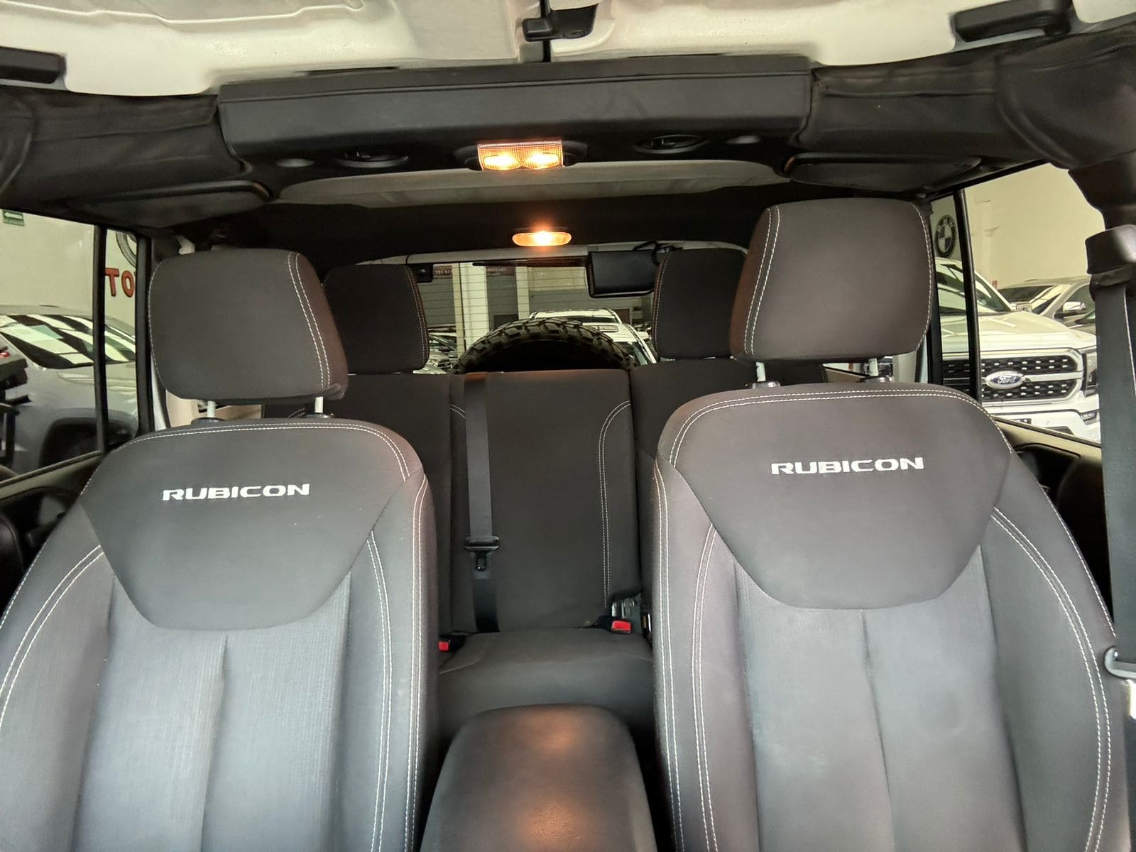 Jeep Wrangler 2016 Rubicon Automático Plata
