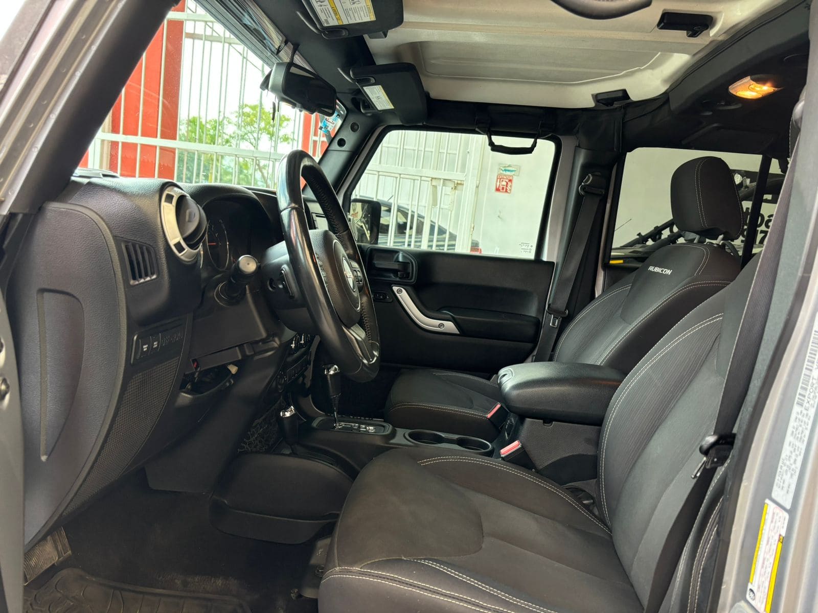 Jeep Wrangler 2016 Rubicon Automático Plata