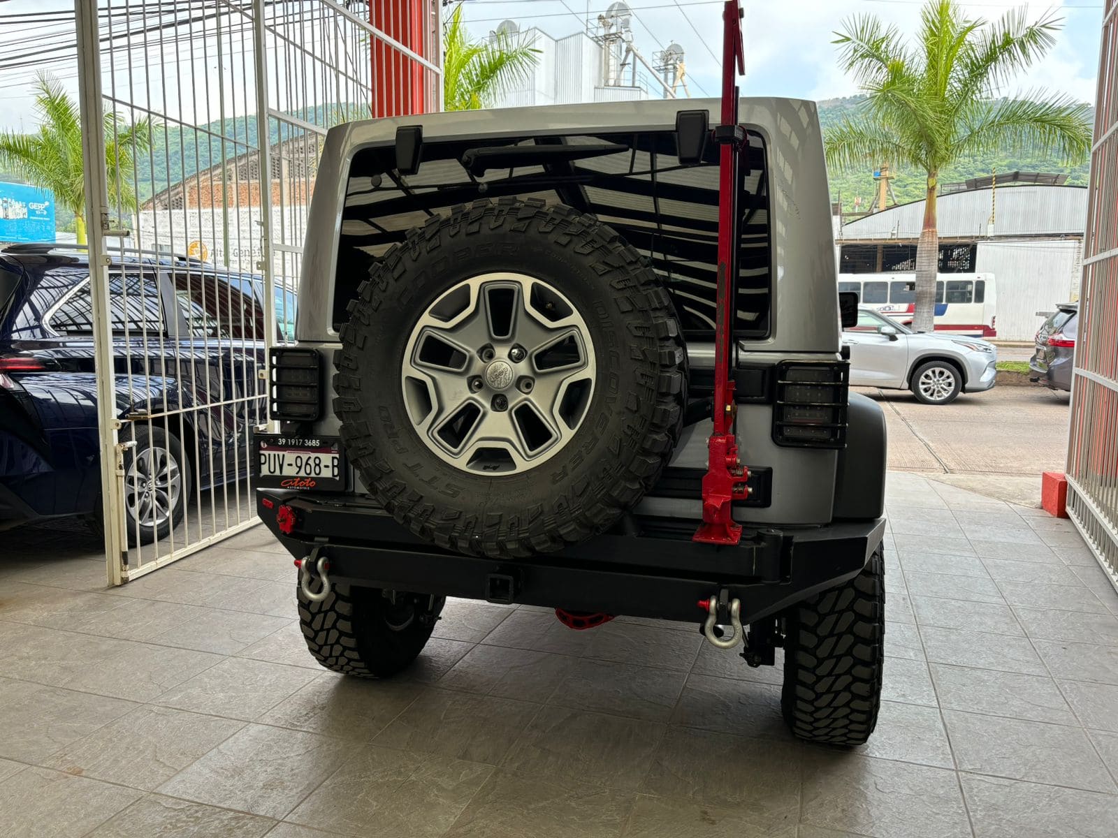 Jeep Wrangler 2016 Rubicon Automático Plata
