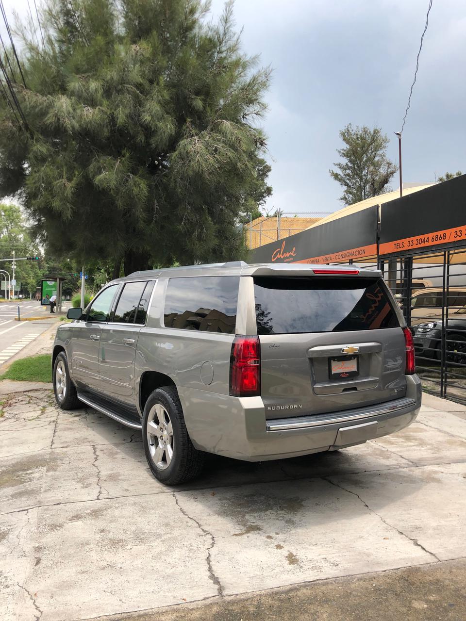 Chevrolet Suburban 2018 PREMIER Automático Gris