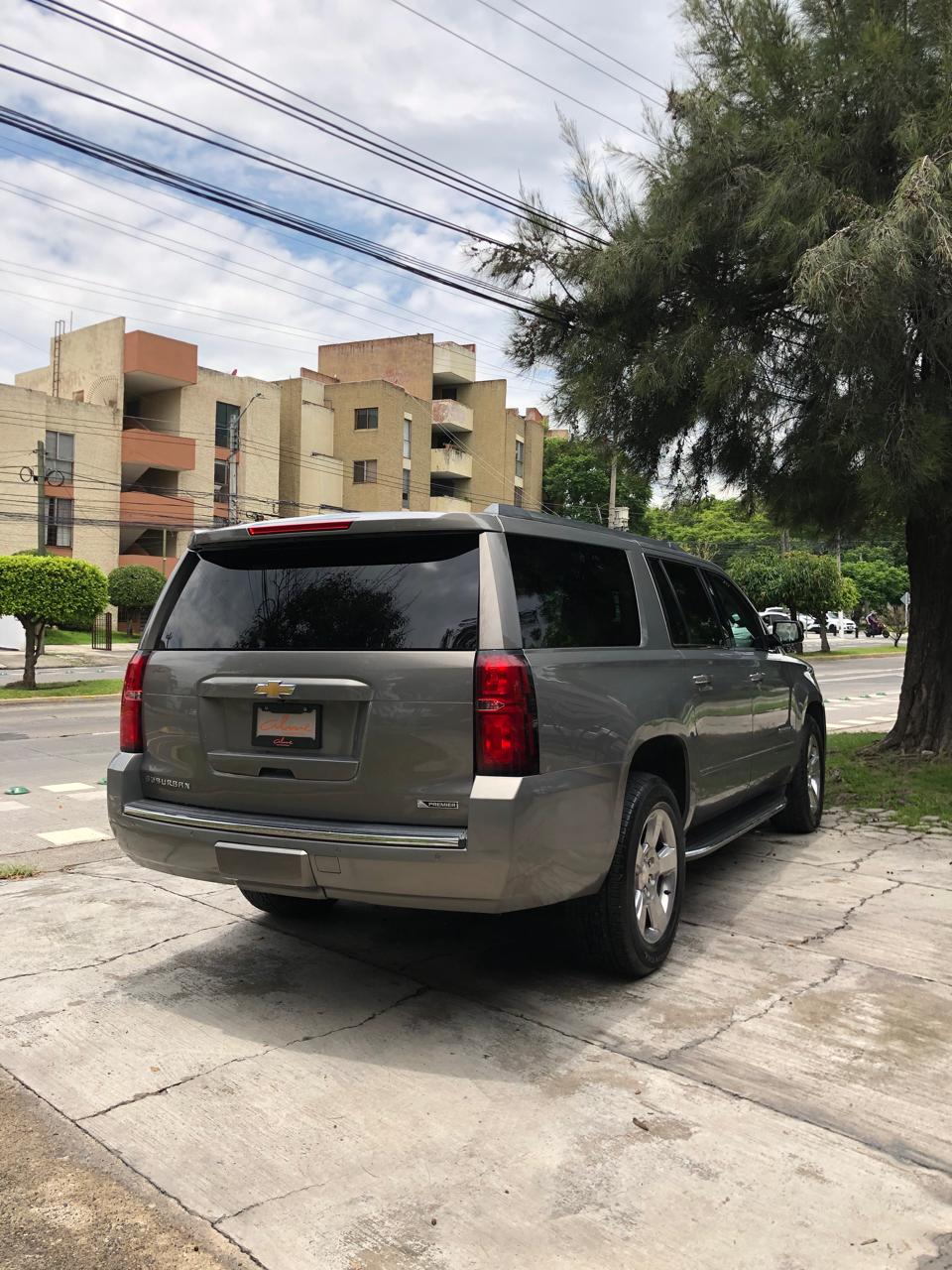 Chevrolet Suburban 2018 PREMIER Automático Gris