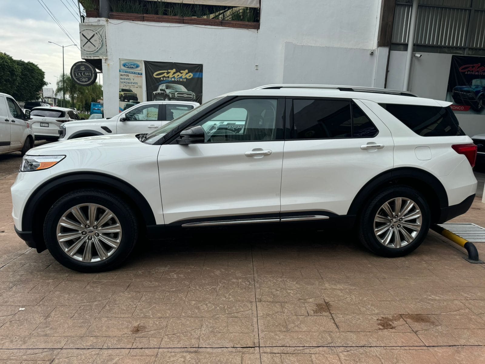 Ford Explorer 2024 Limited Automático Blanco