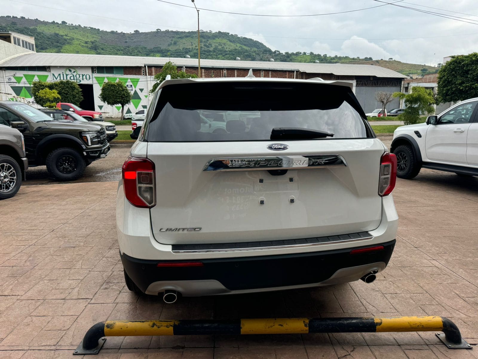 Ford Explorer 2024 Limited Automático Blanco