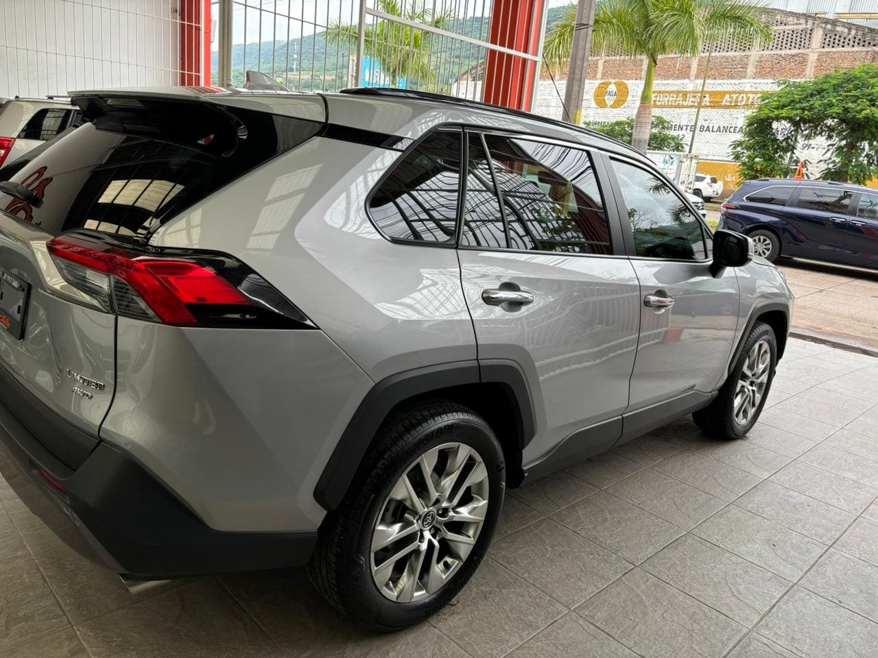 Toyota Rav4 2021 Limited Automático Plata