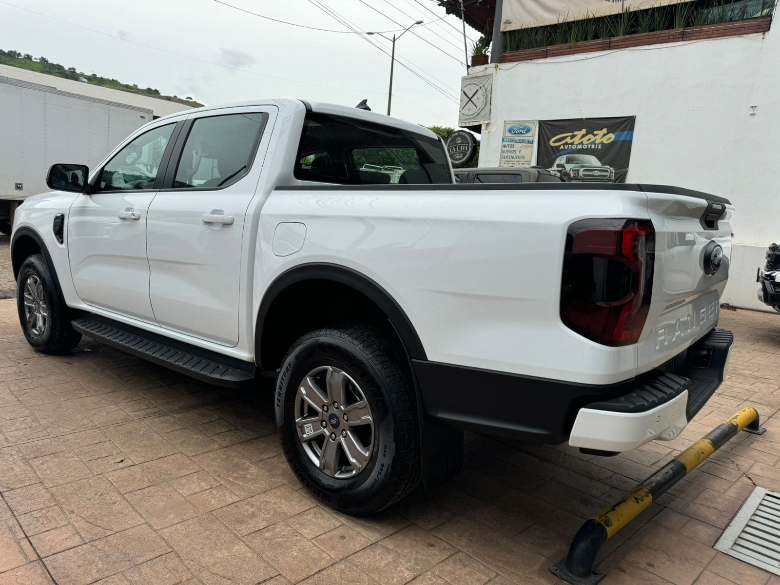 Ford Ranger 2024 XLT Automático Blanco