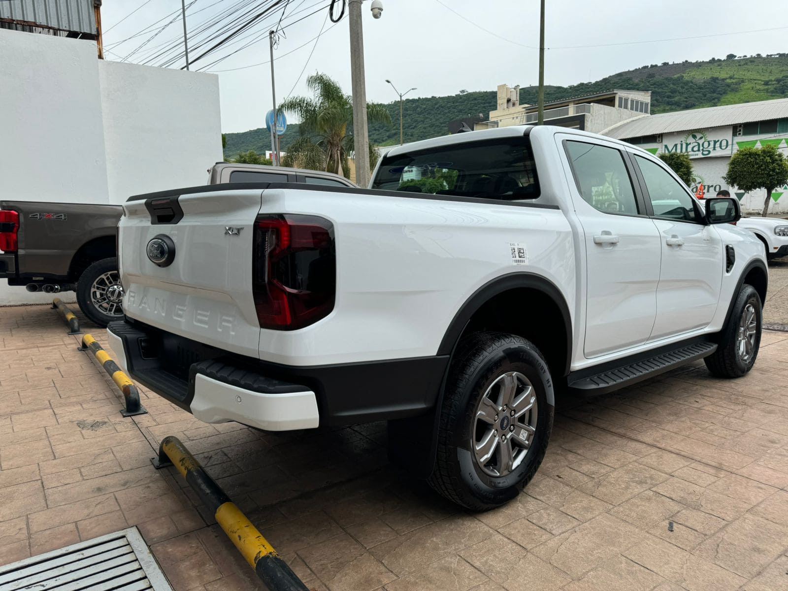 Ford Ranger 2024 XLT Automático Blanco