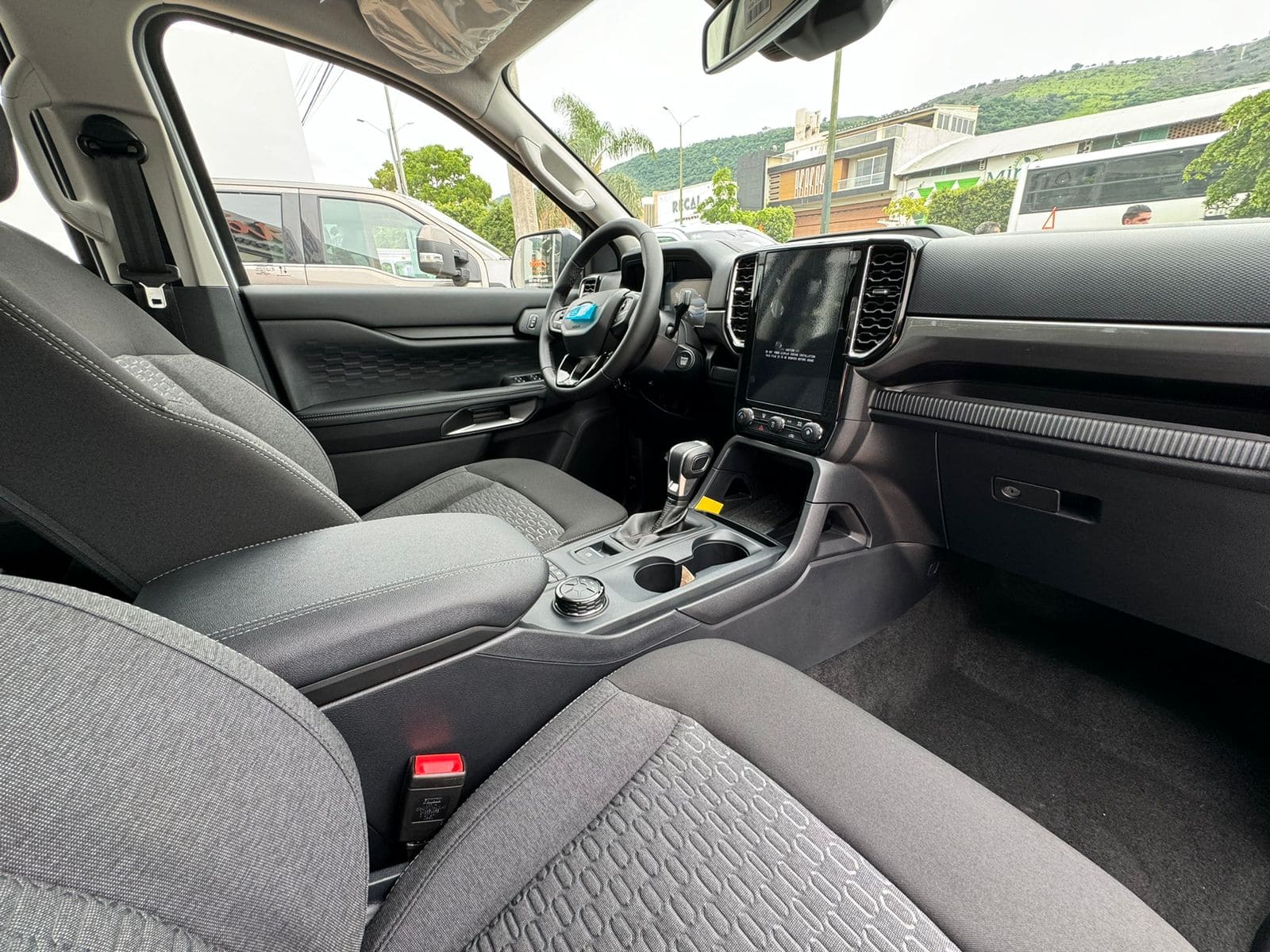 Ford Ranger 2024 XLT Automático Blanco