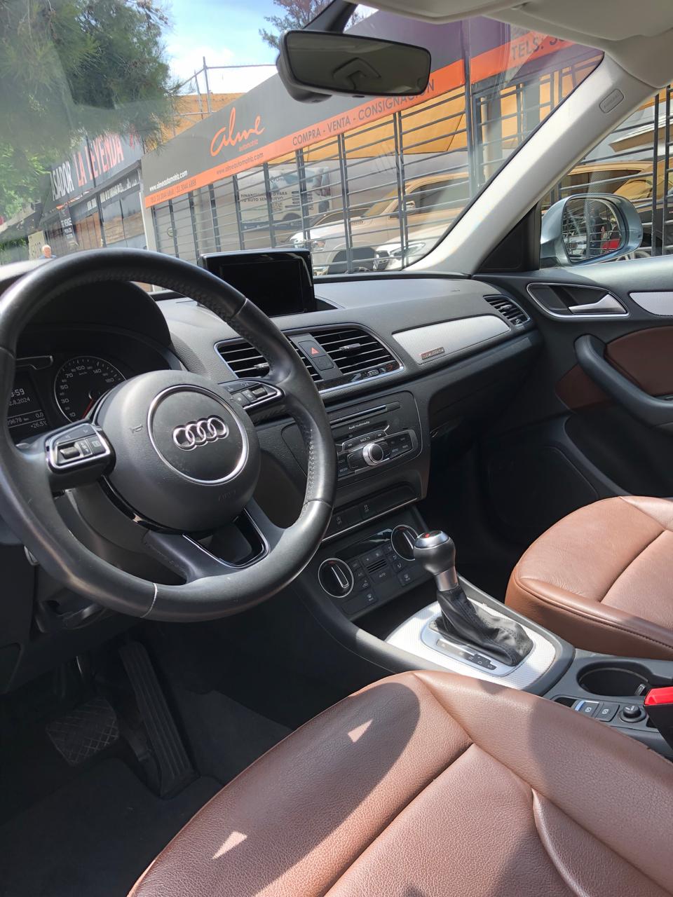 Audi Q3 2018 SELECT 1.4 Automático Gris