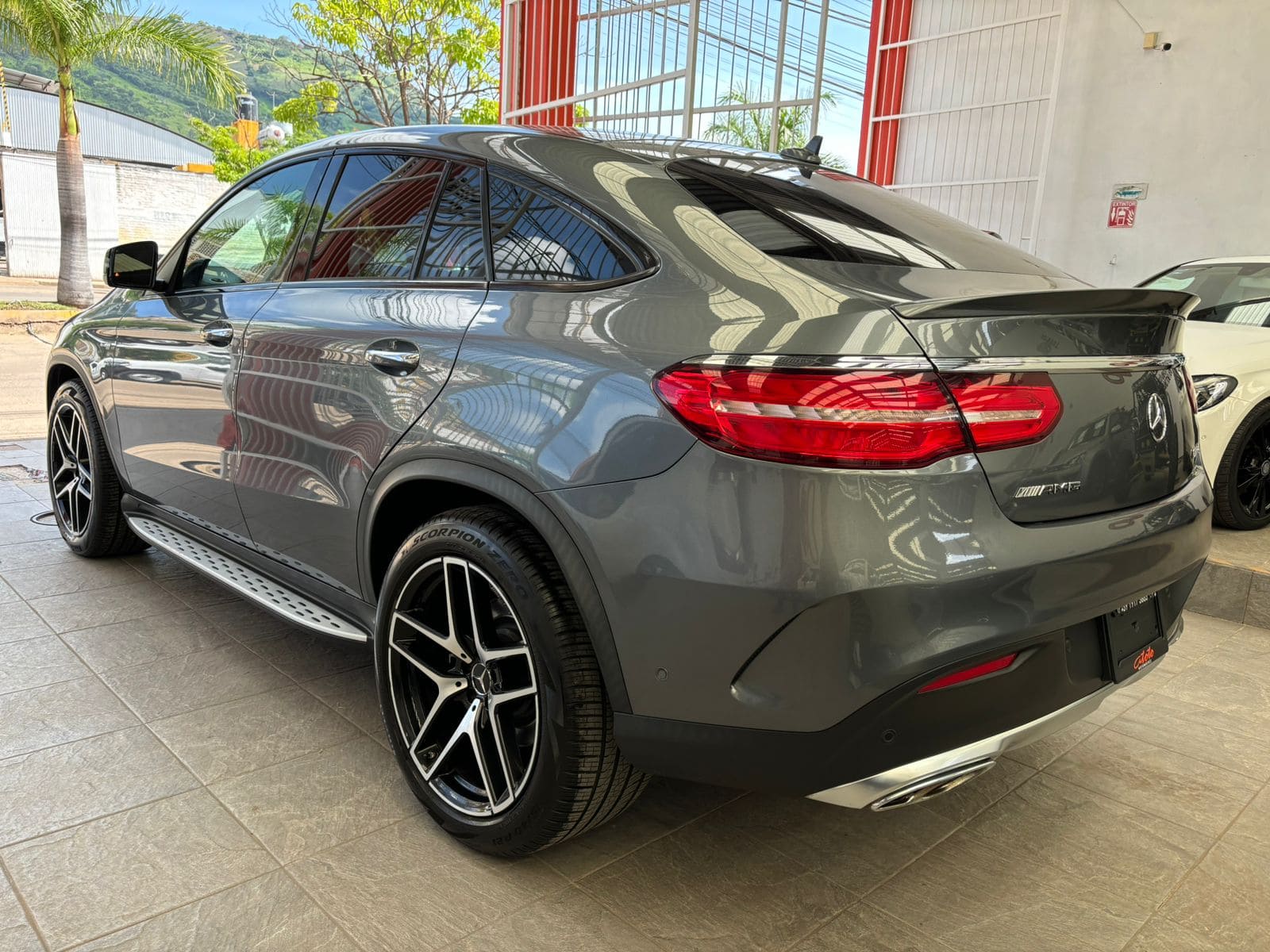 Mercedes-Benz Clase GLE 2019 43 Amg Automático Gris