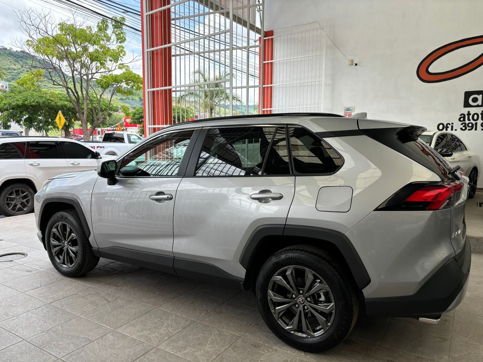 Toyota Rav4 2022 XLE Automático Plata