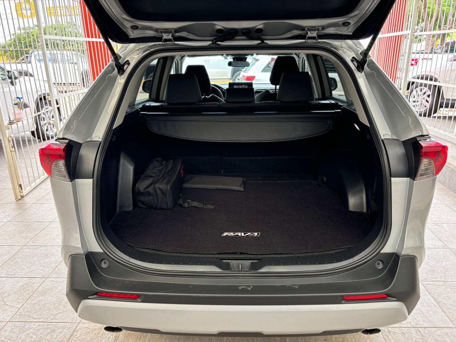Toyota Rav4 2022 XLE Automático Plata