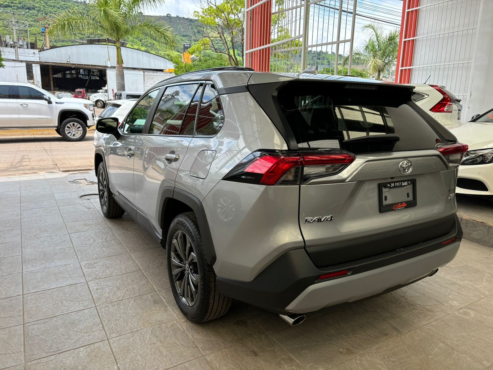 Toyota Rav4 2022 XLE Automático Plata