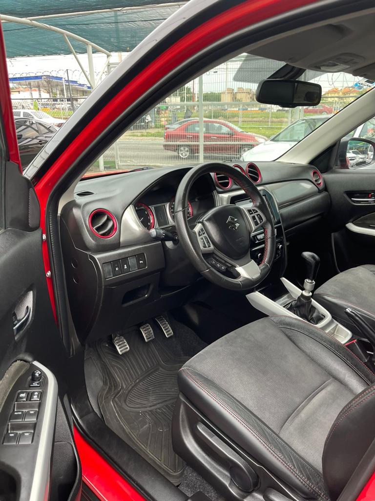 Suzuki Vitara 2018 BOOSTERJET Manual Rojo