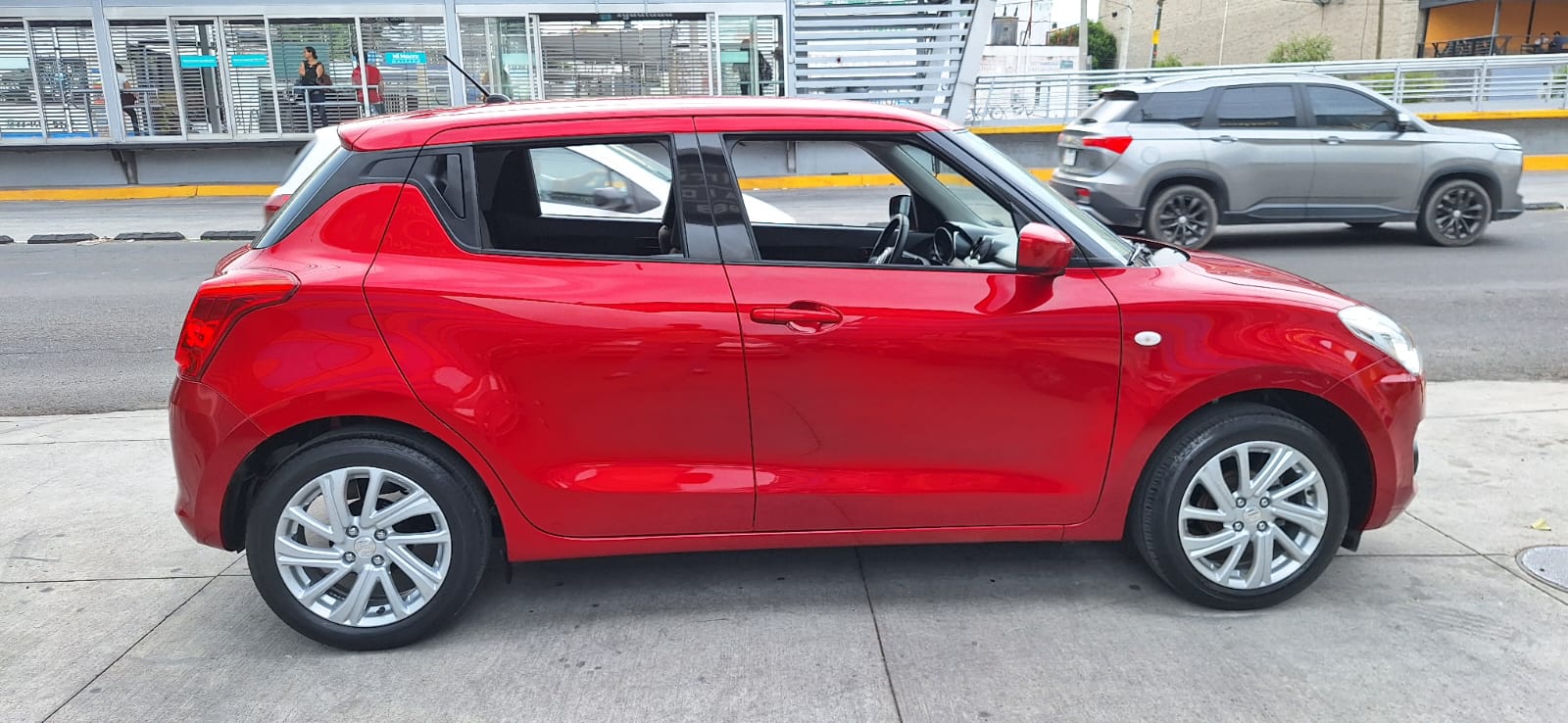 Suzuki Swift 2021 GLX Automático Rojo