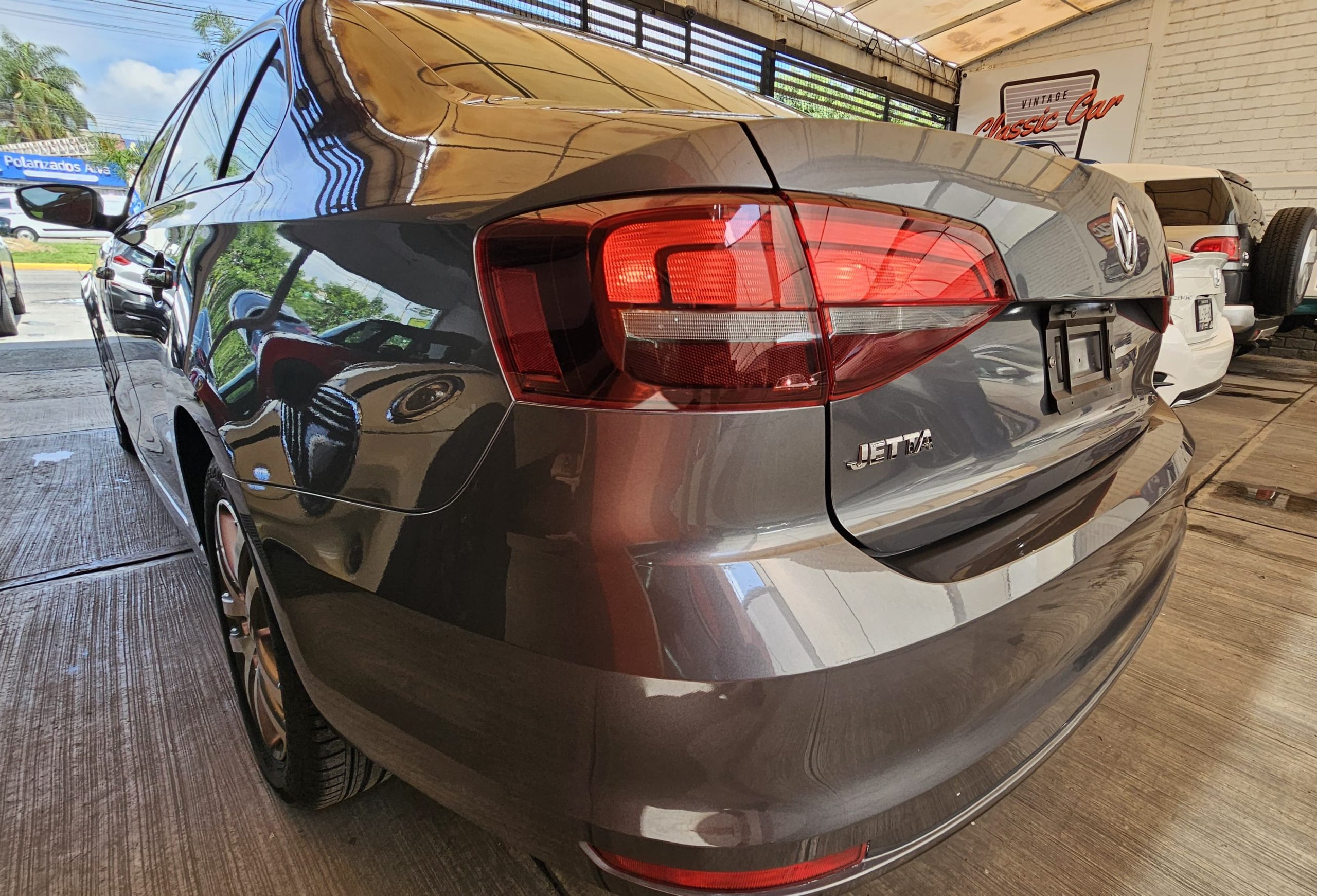 Volkswagen Jetta 2017 Trendline Automático Gris