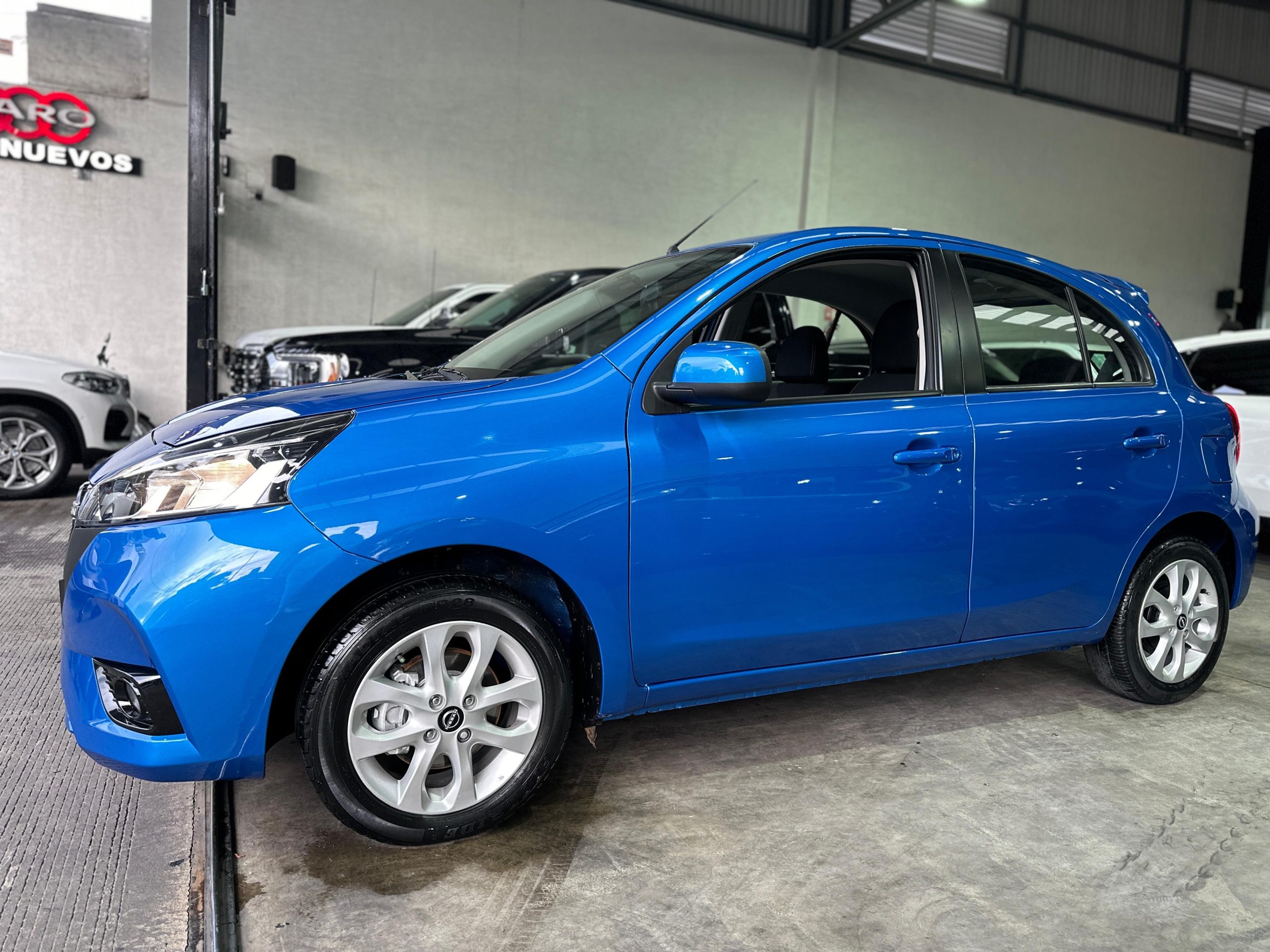 Nissan March 2023 ADVANCE. AUT Azul