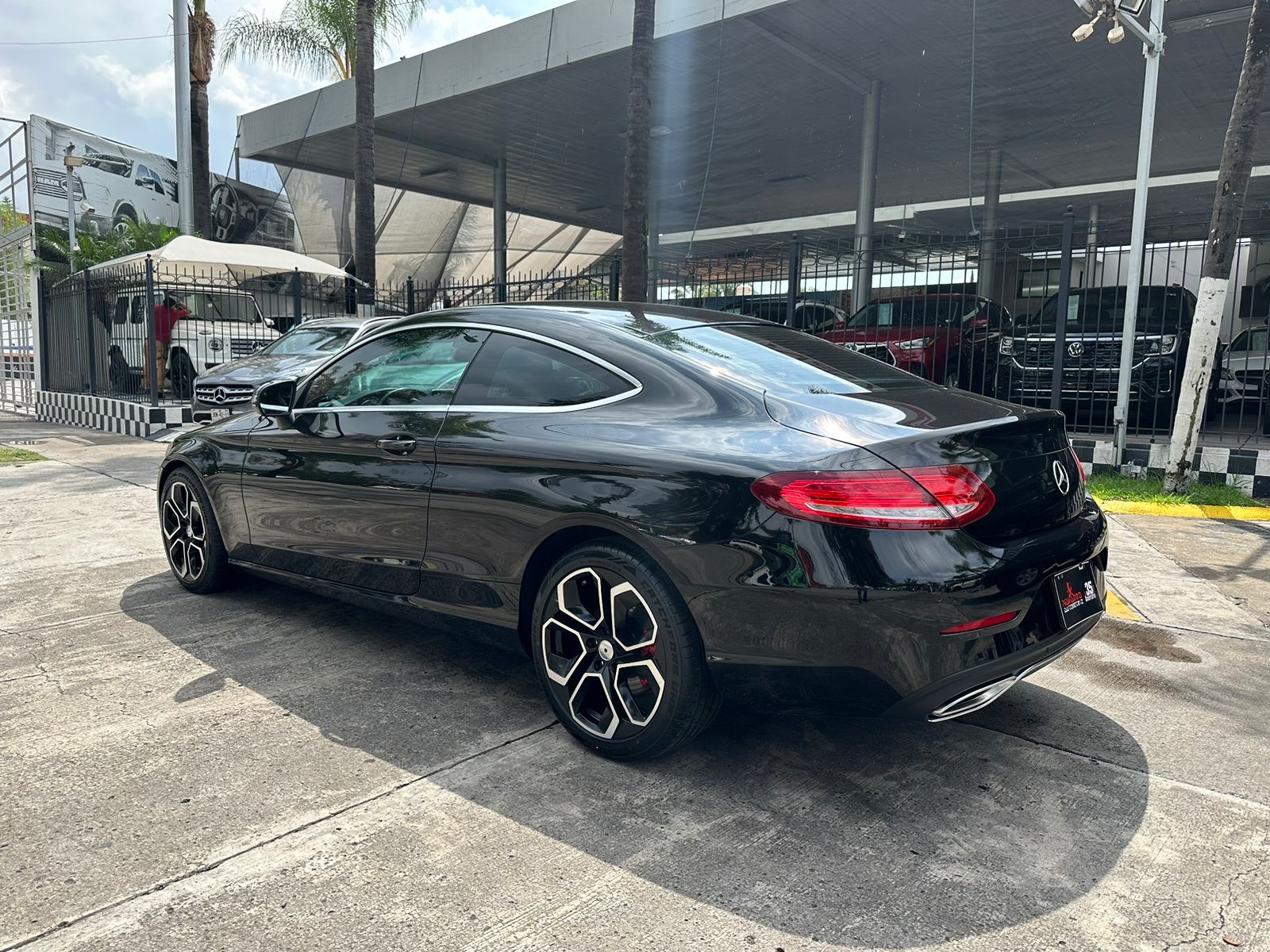 Mercedes-Benz Clase C 2017 200 Automático Negro