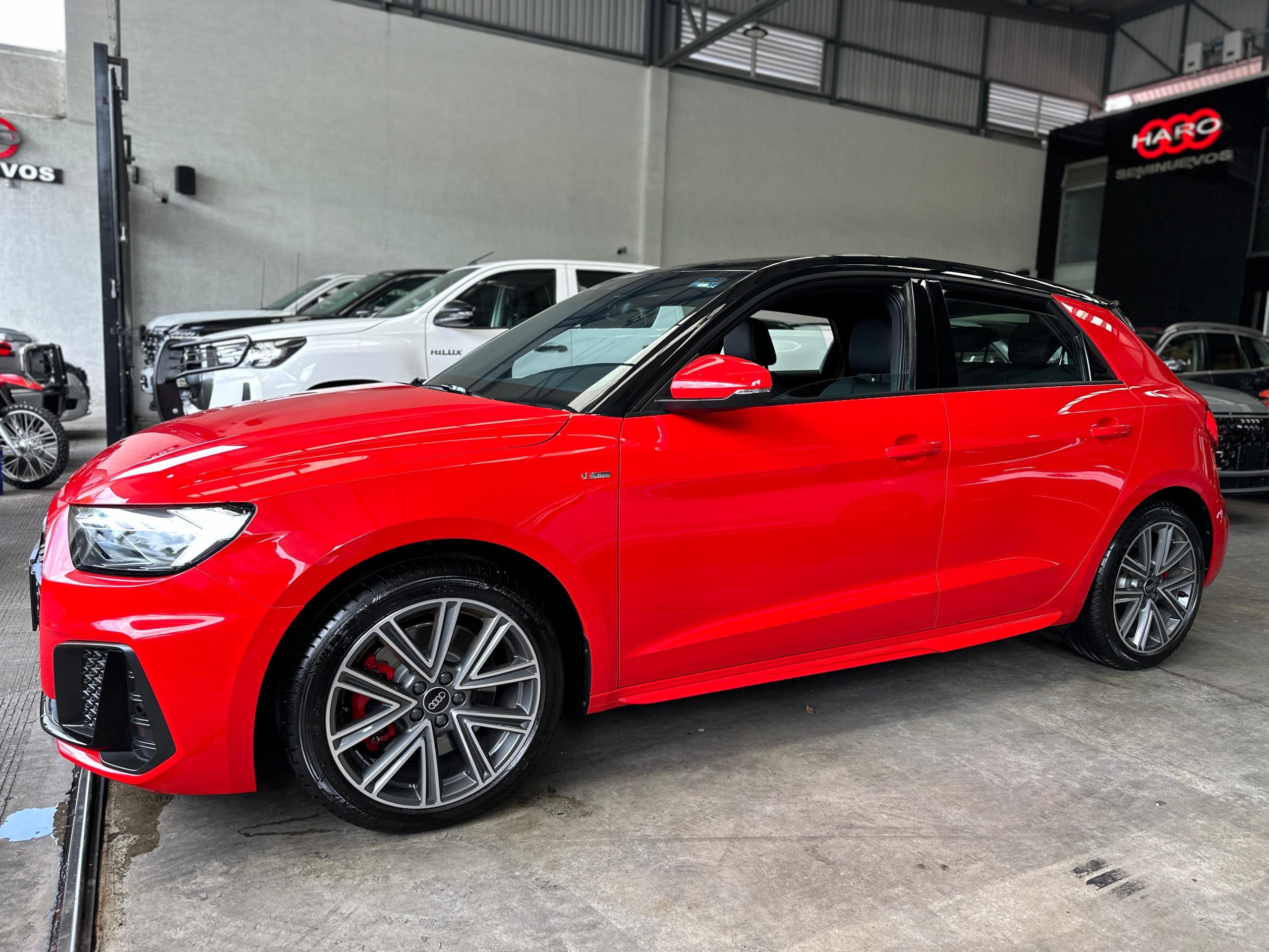 Audi A1 2023 A1 S-LINE Automático Rojo