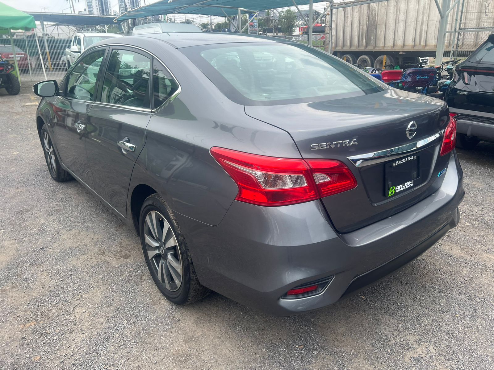 Nissan Sentra 2017 EXCLUSIVE NAVI Automático Plata