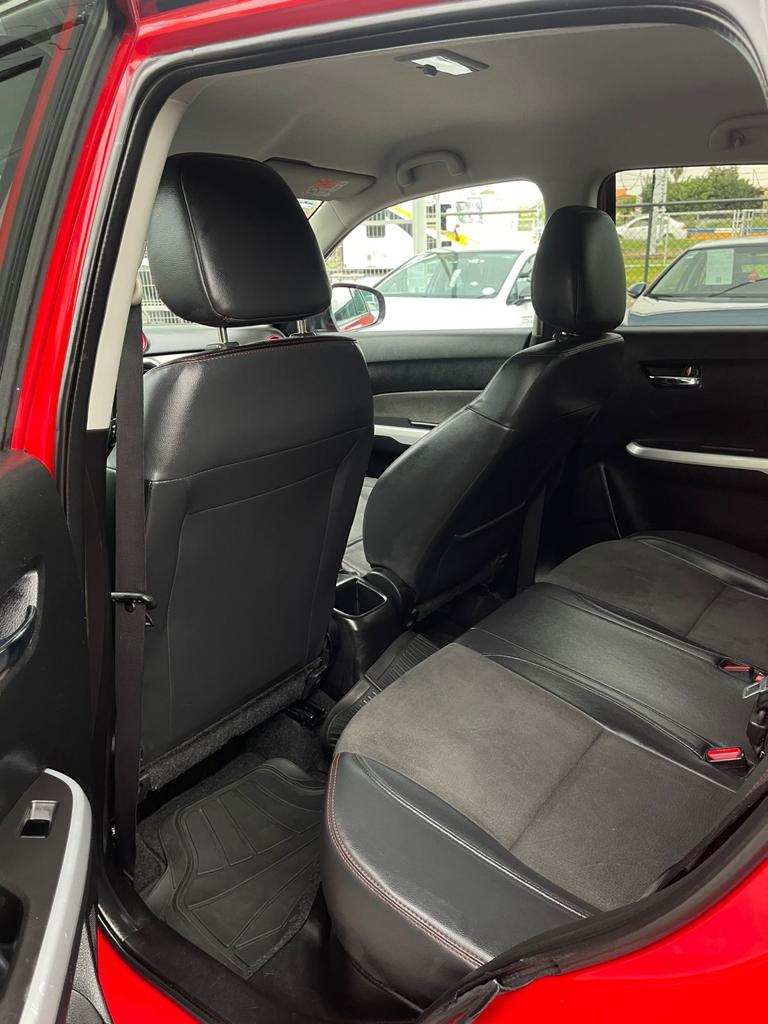 Suzuki Vitara 2018 BOOSTERJET Manual Rojo