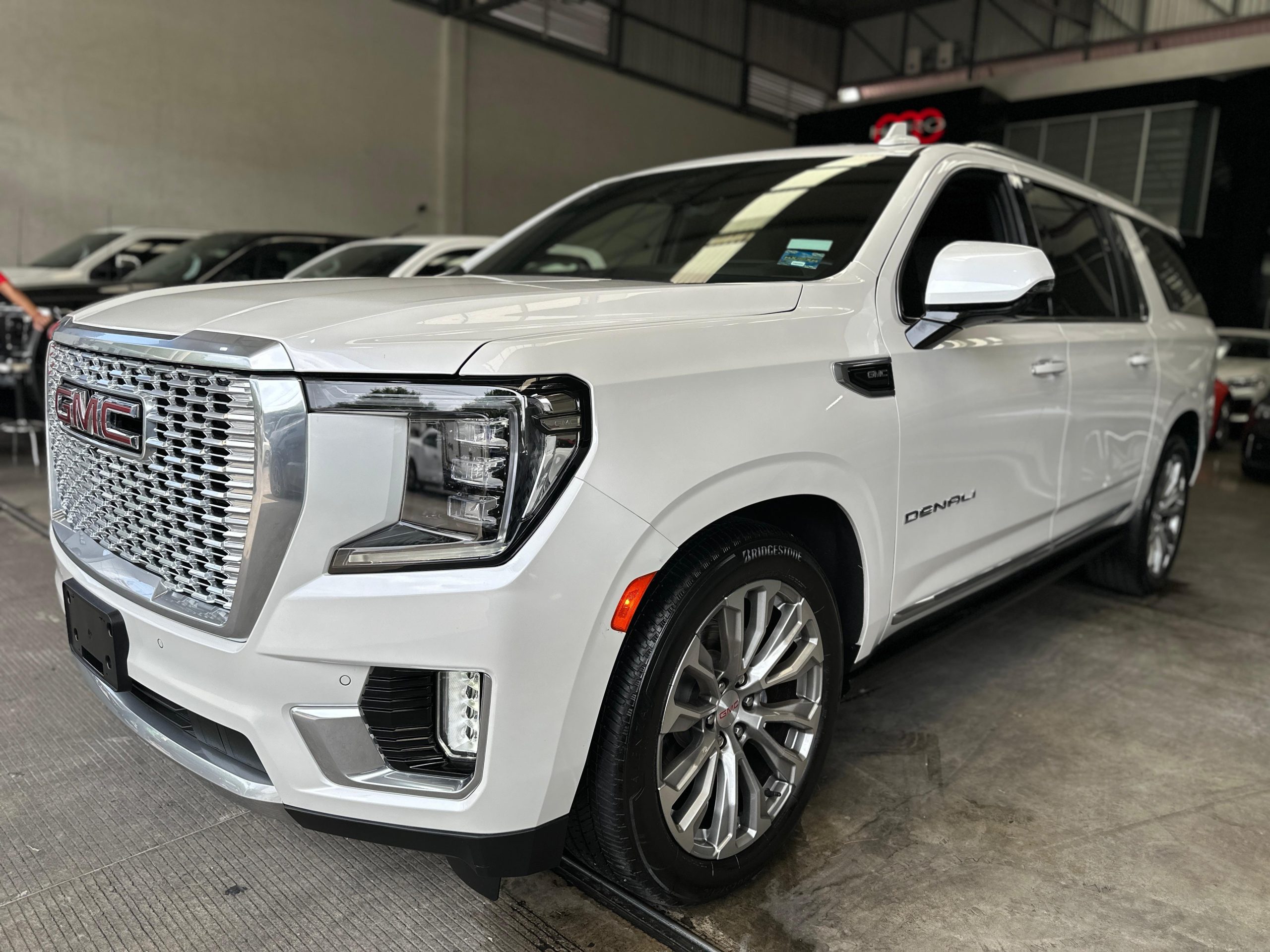 GMC Yukon 2023 DENALI XL Automático Blanco