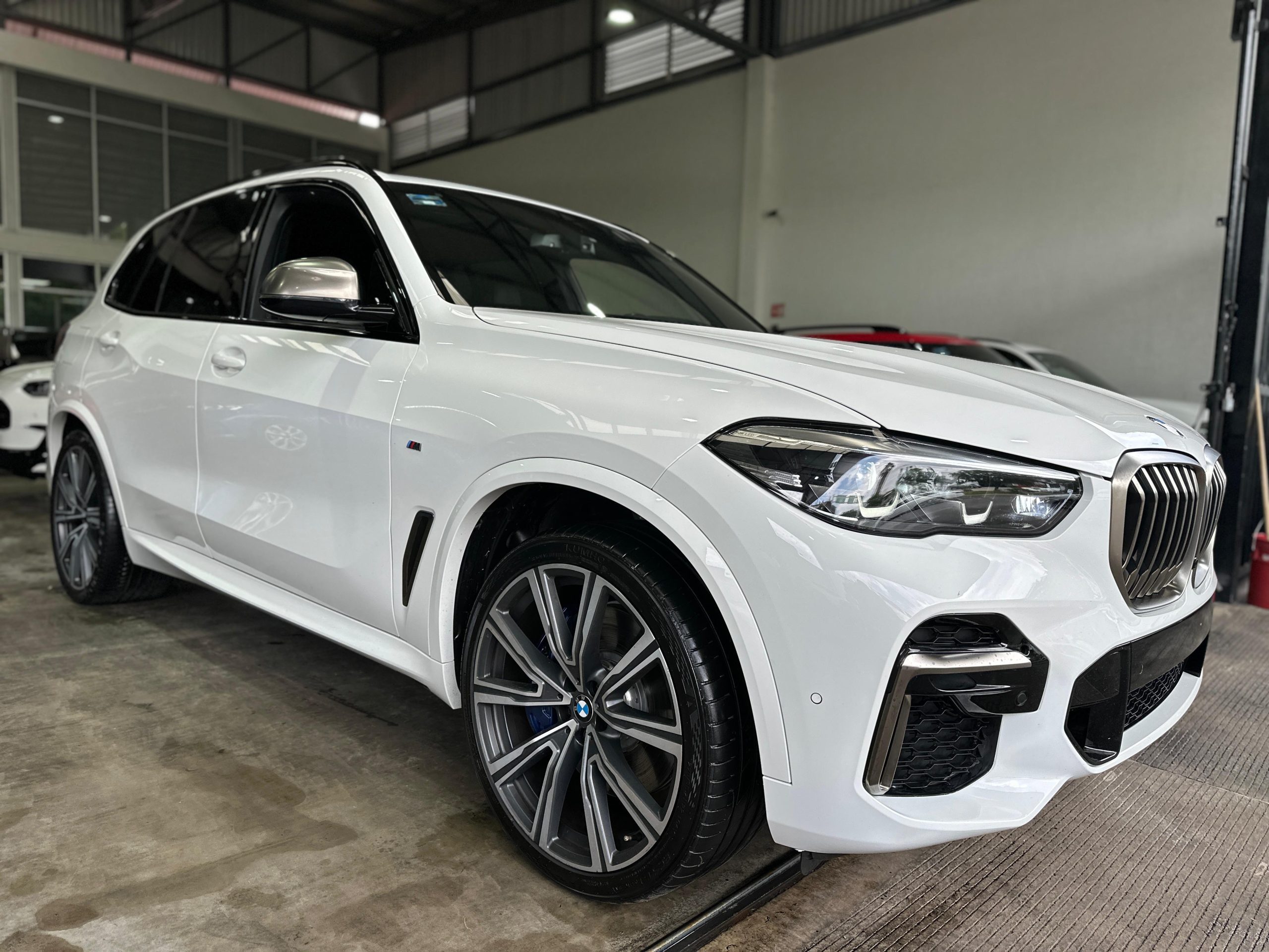 BMW X5 2023 X5 M 50I Automático Blanco