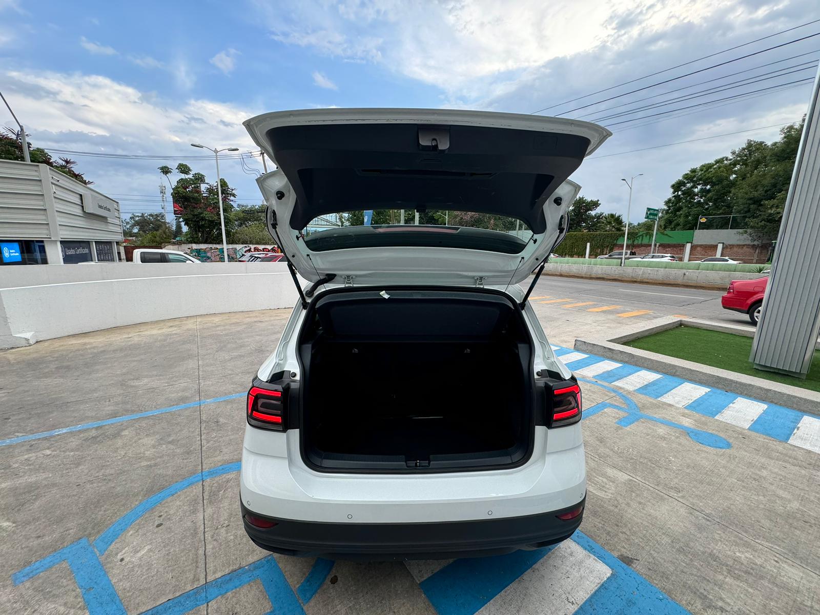 Volkswagen T-Cross 2023 Trendline Automático Blanco