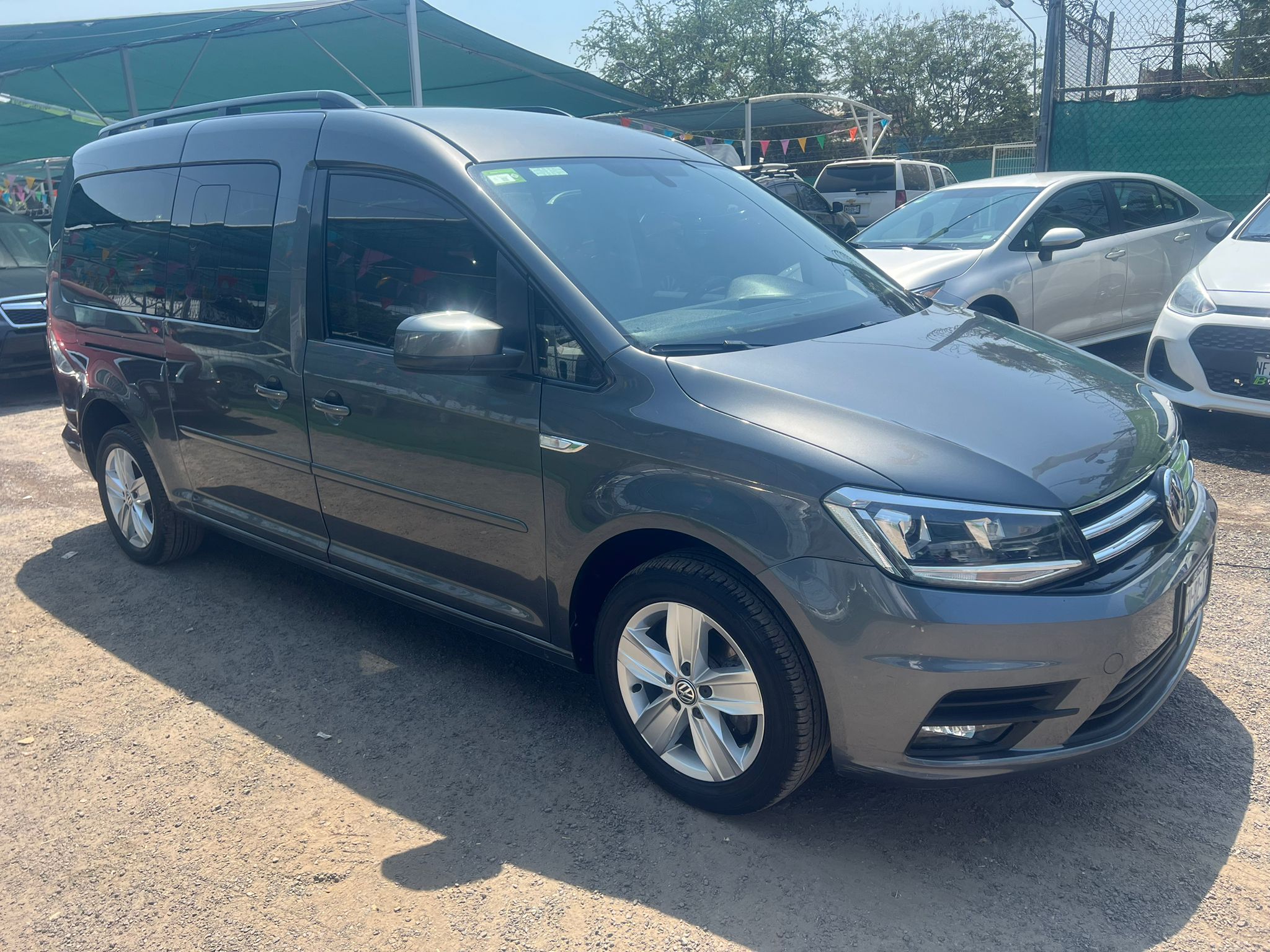 Volkswagen Caddy 2018 MAXI Manual Gris