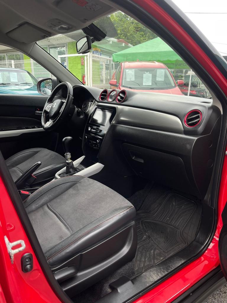 Suzuki Vitara 2018 BOOSTERJET Manual Rojo