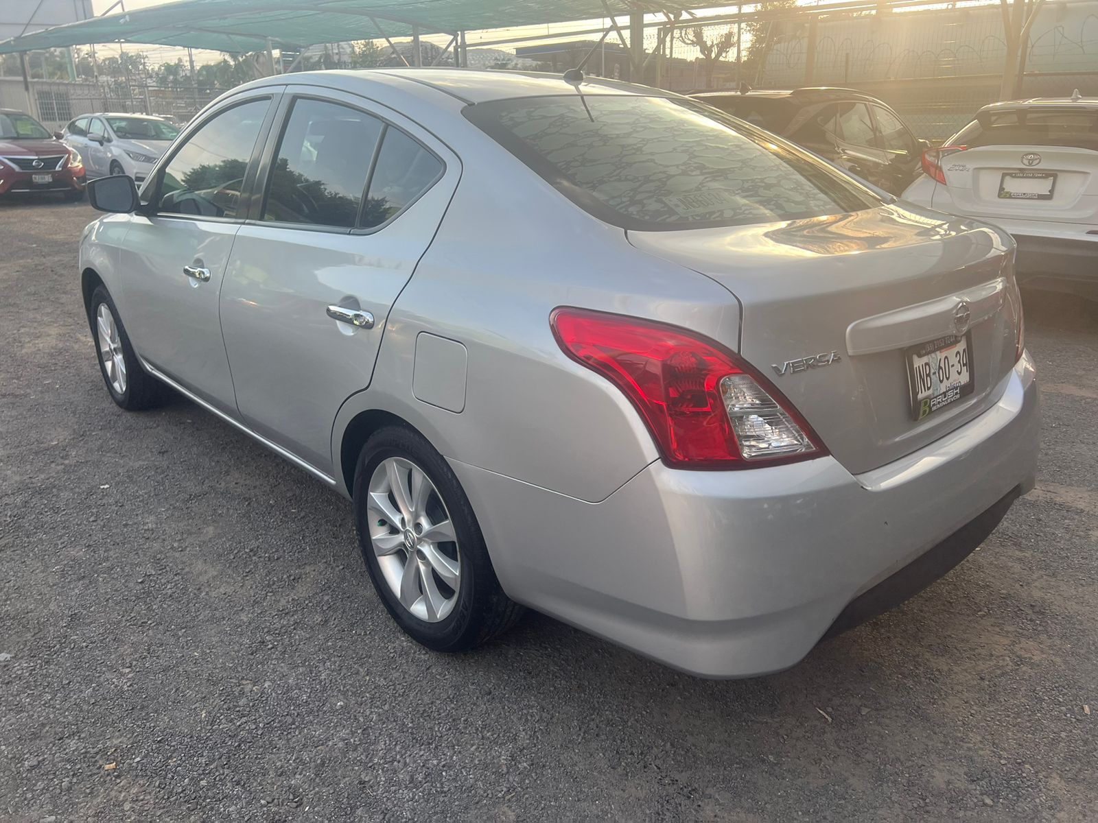 Nissan Versa 2017 ADVANCE Manual Plata