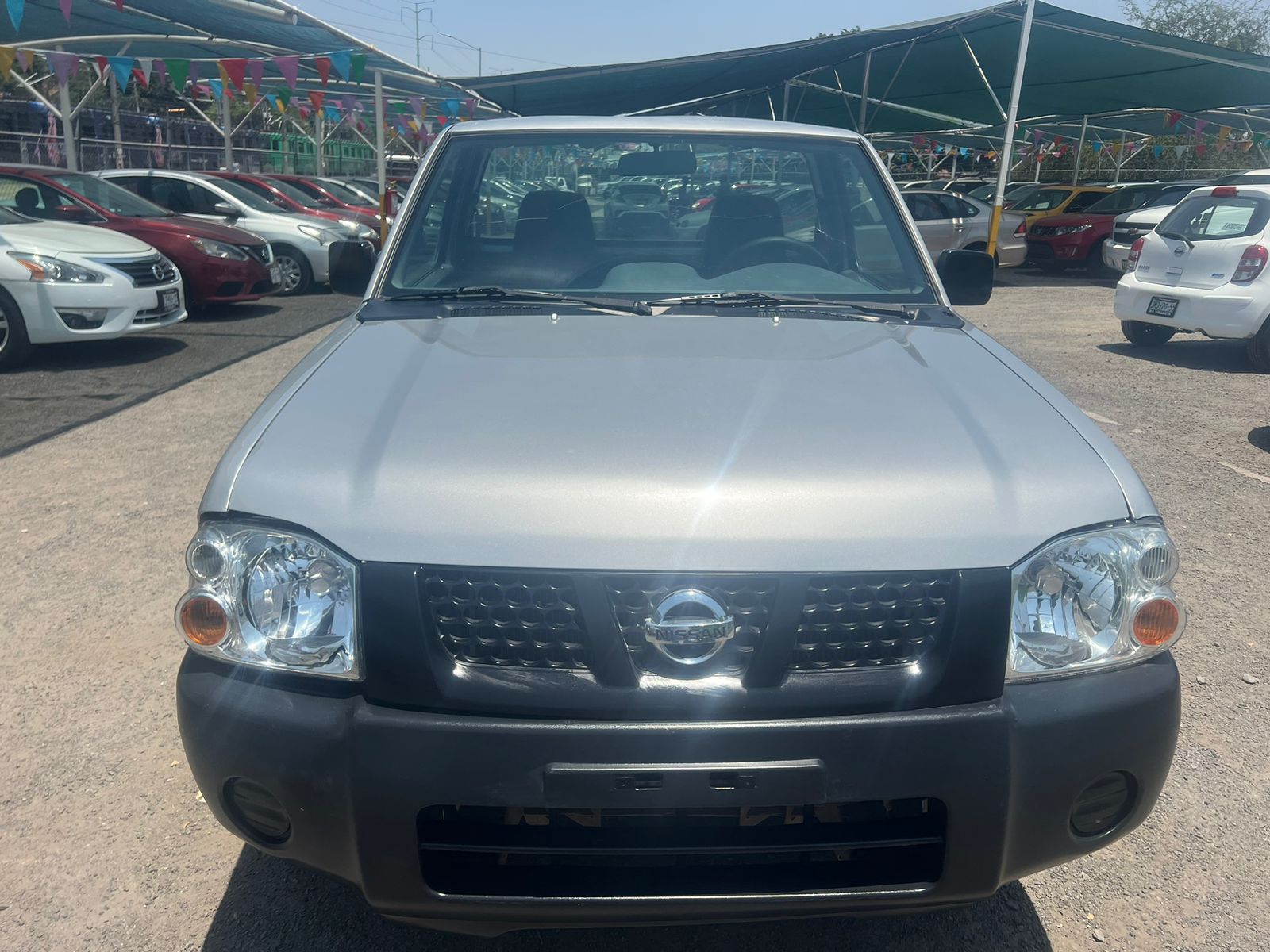 Nissan NP300 2015 CHASIS Manual Plata