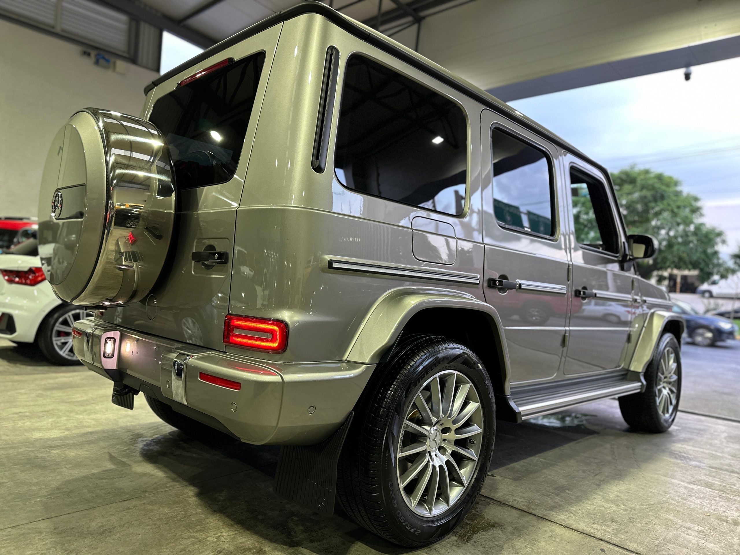 Mercedes-Benz Clase G 2023 G-500 V8 BITURBO Automático Champag